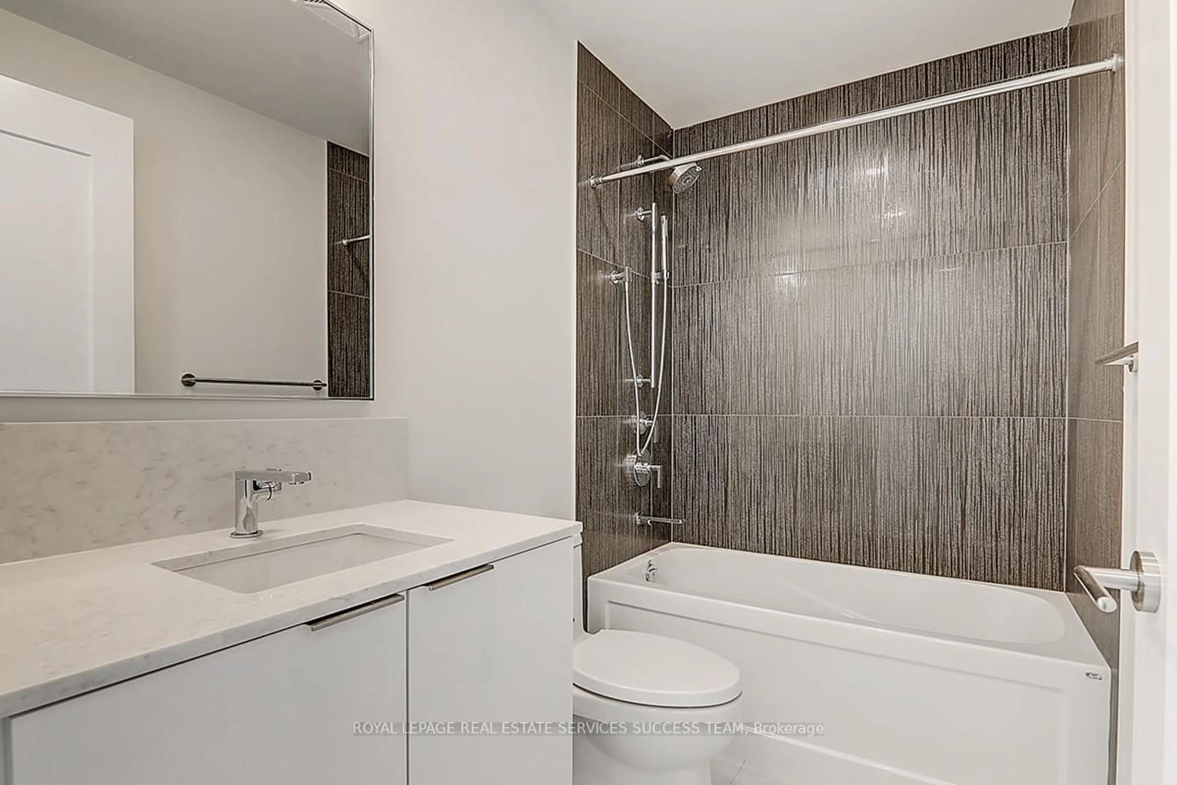 Standard bathroom, ceramic/tile floor for 28 Freeland St #4404, Toronto Ontario M5E 1L7
