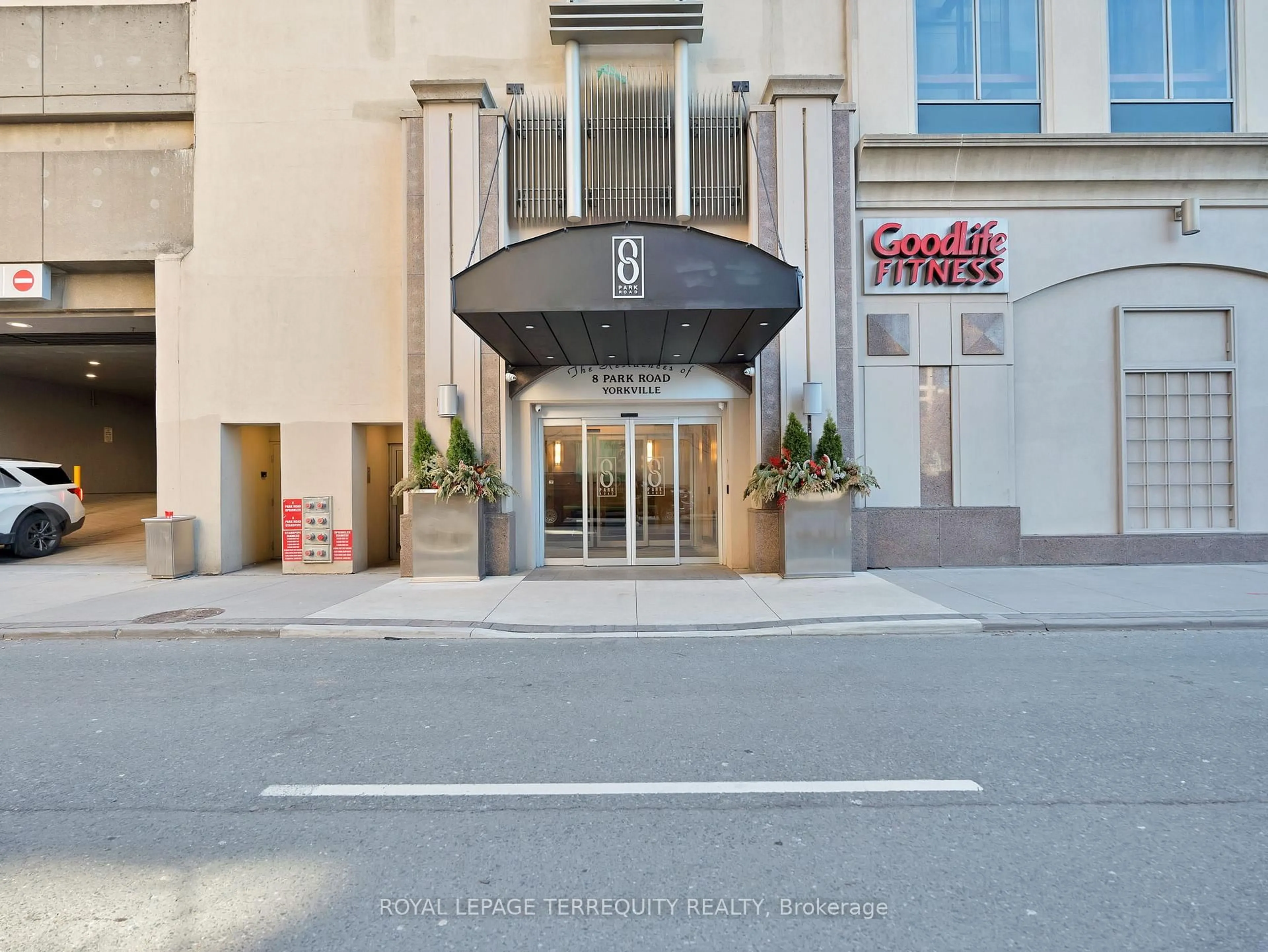 Indoor foyer for 8 Park Rd #1601, Toronto Ontario M4W 3S5
