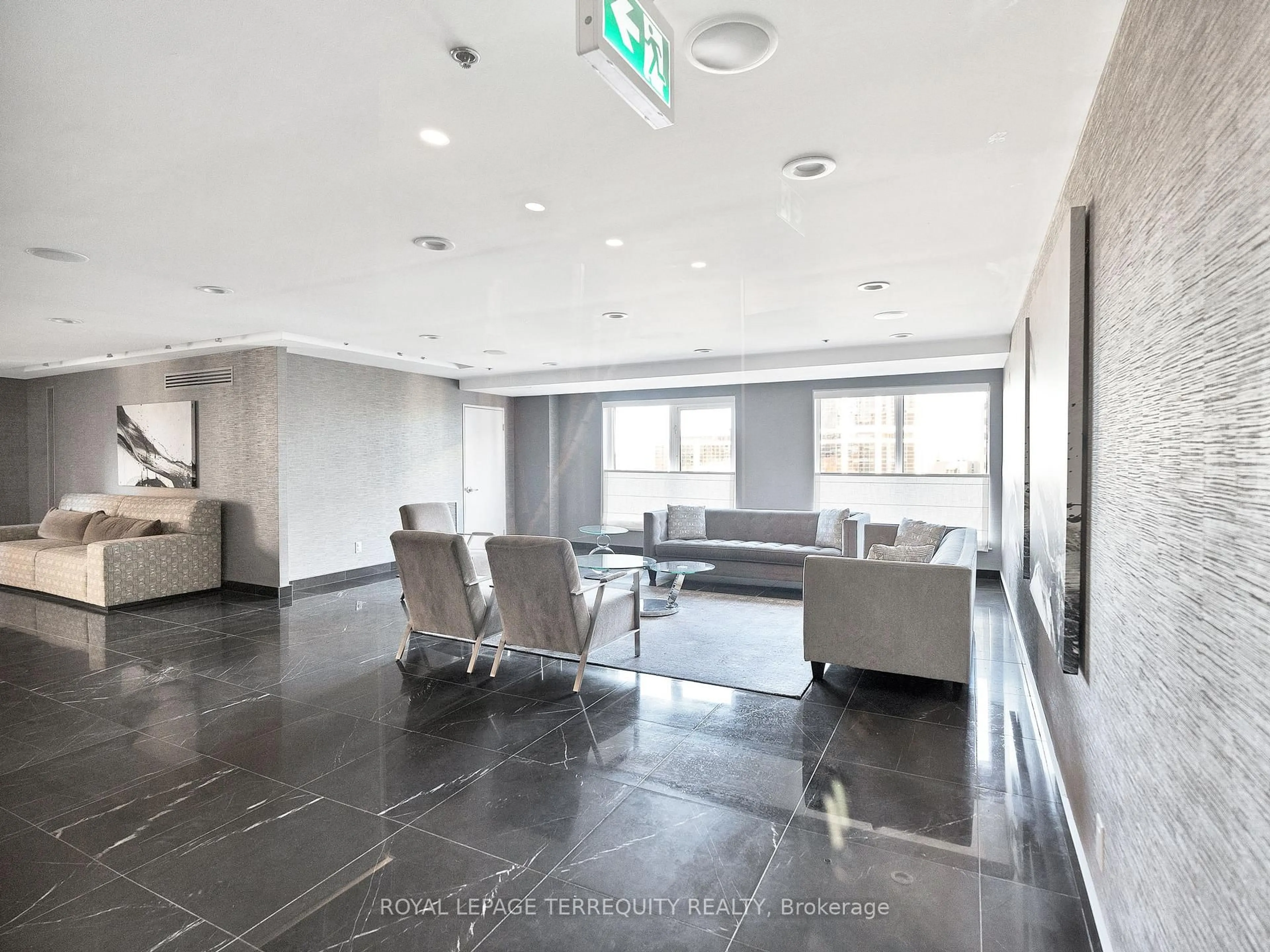 Indoor foyer for 8 Park Rd #1601, Toronto Ontario M4W 3S5