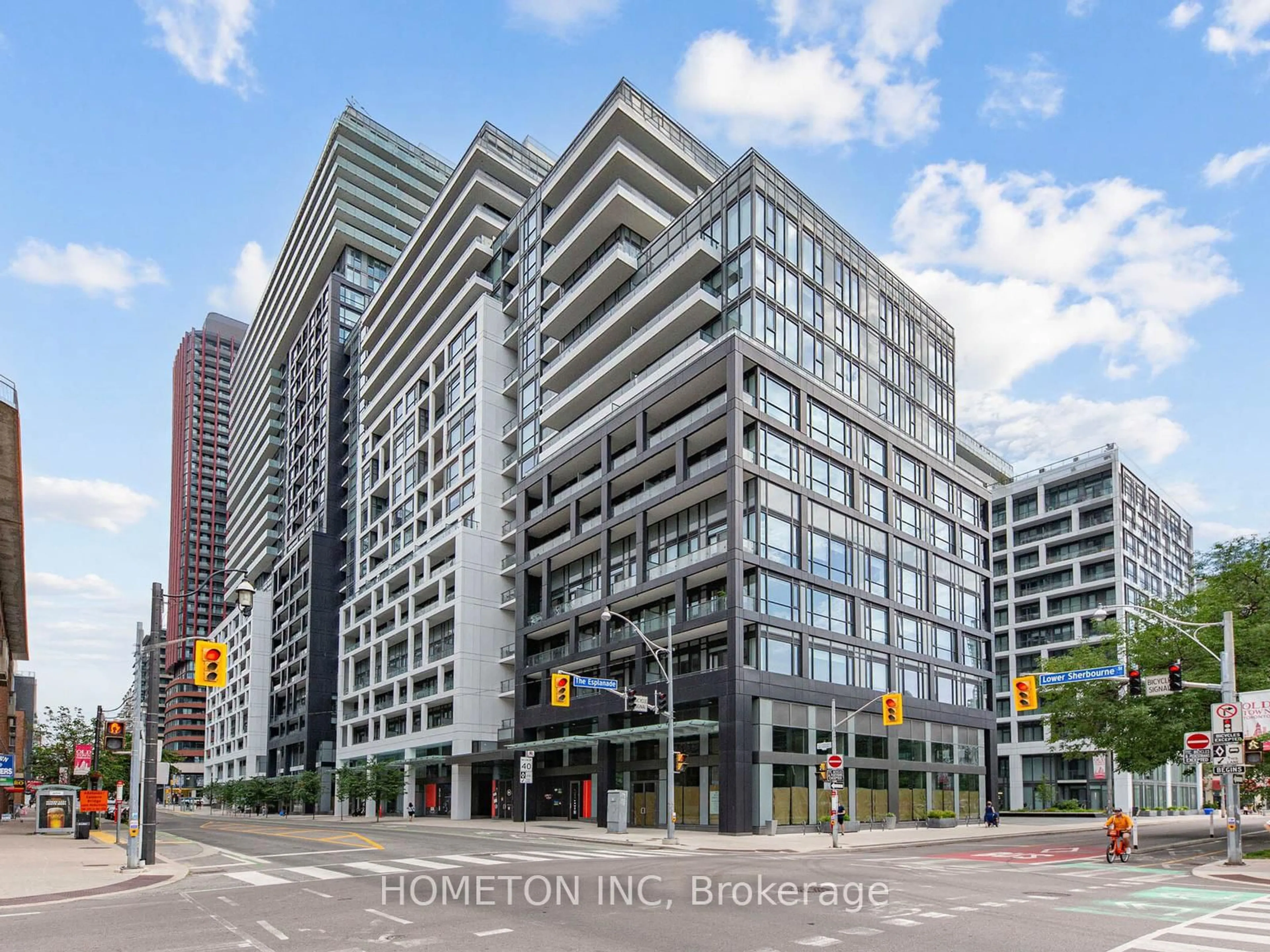Indoor foyer for 121 Lower Sherbourne St #949, Toronto Ontario M5A 4J4