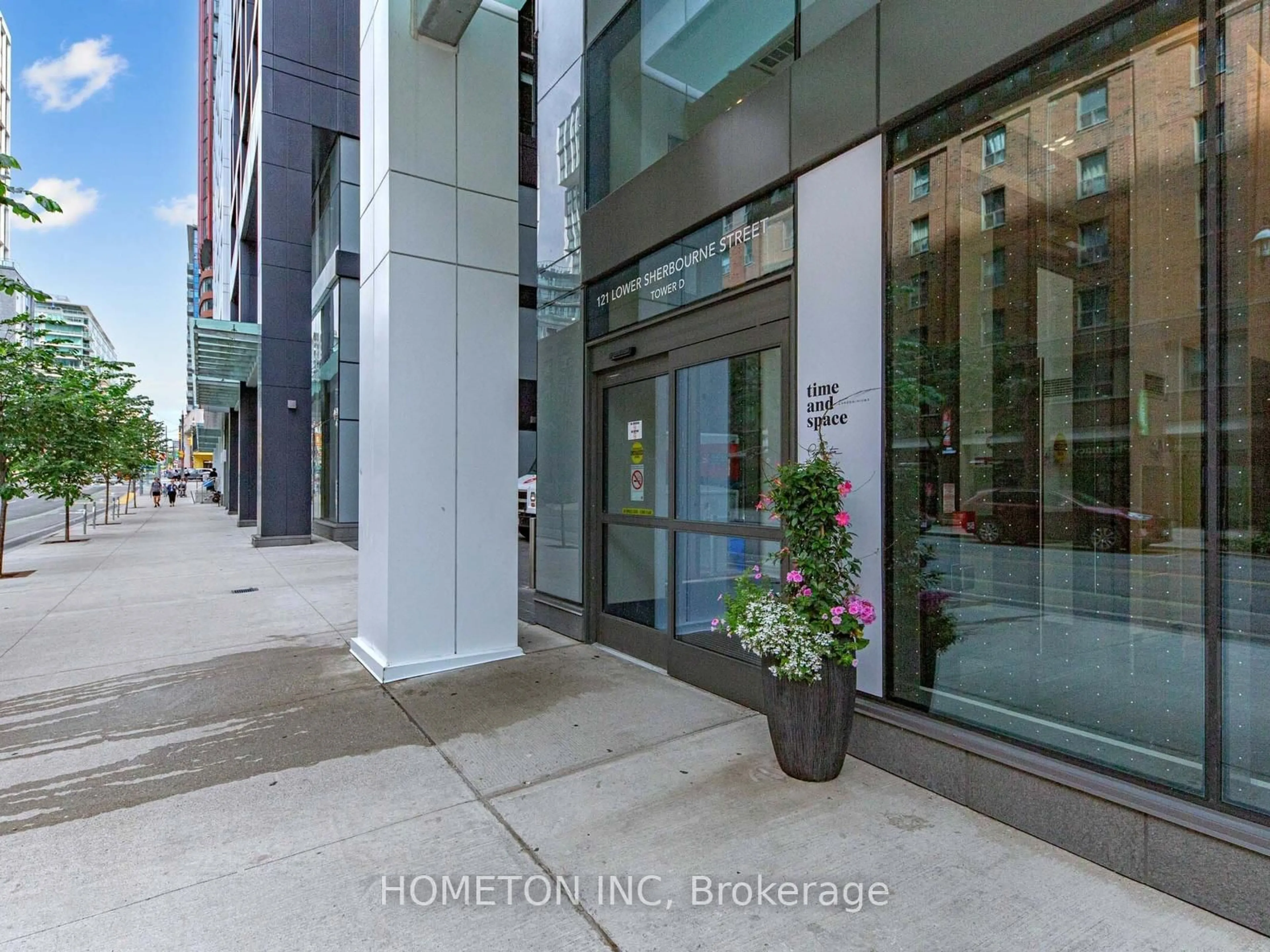 Indoor foyer for 121 Lower Sherbourne St #949, Toronto Ontario M5A 4J4