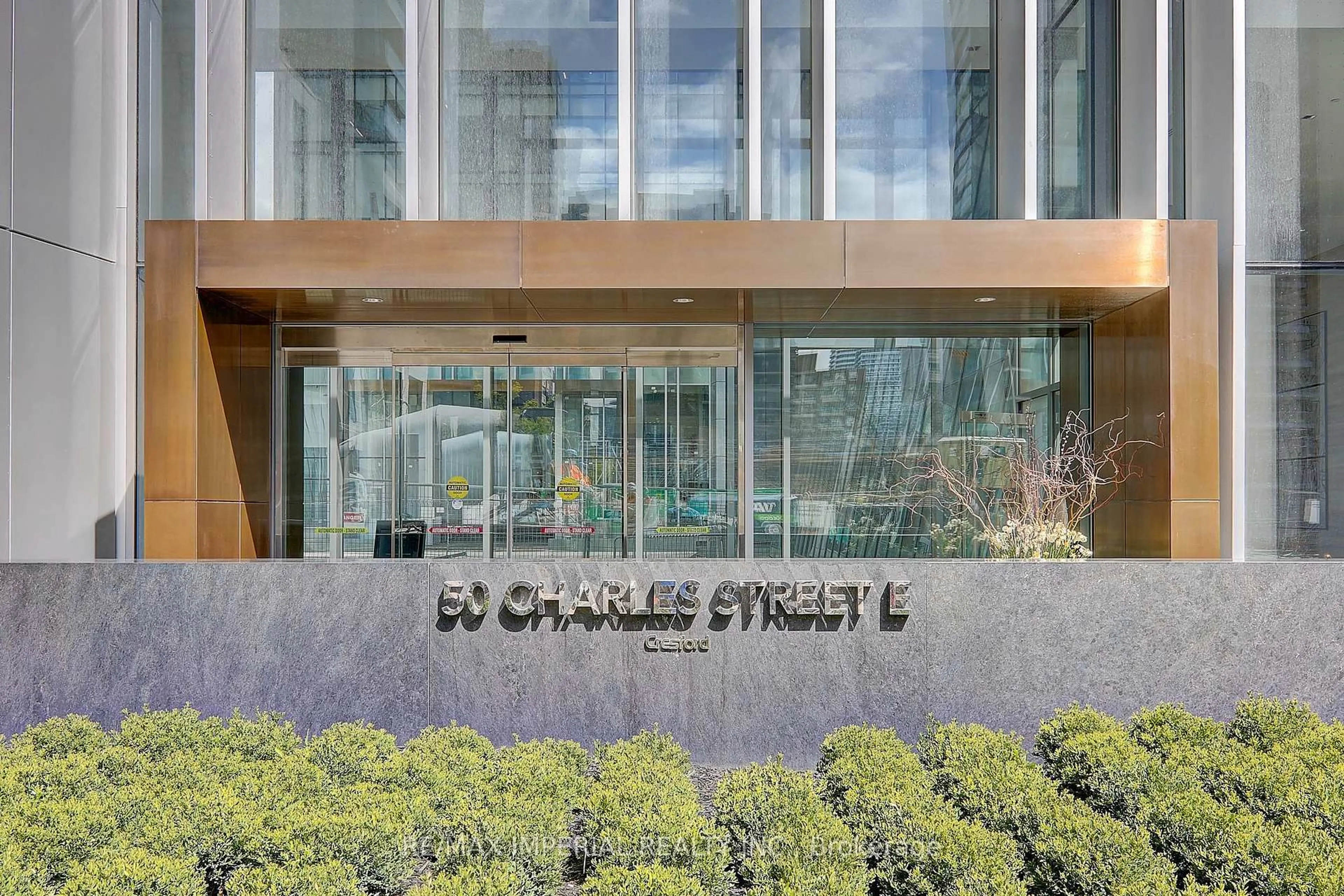 Indoor foyer for 50 Charles St #4907, Toronto Ontario M4Y 0C3