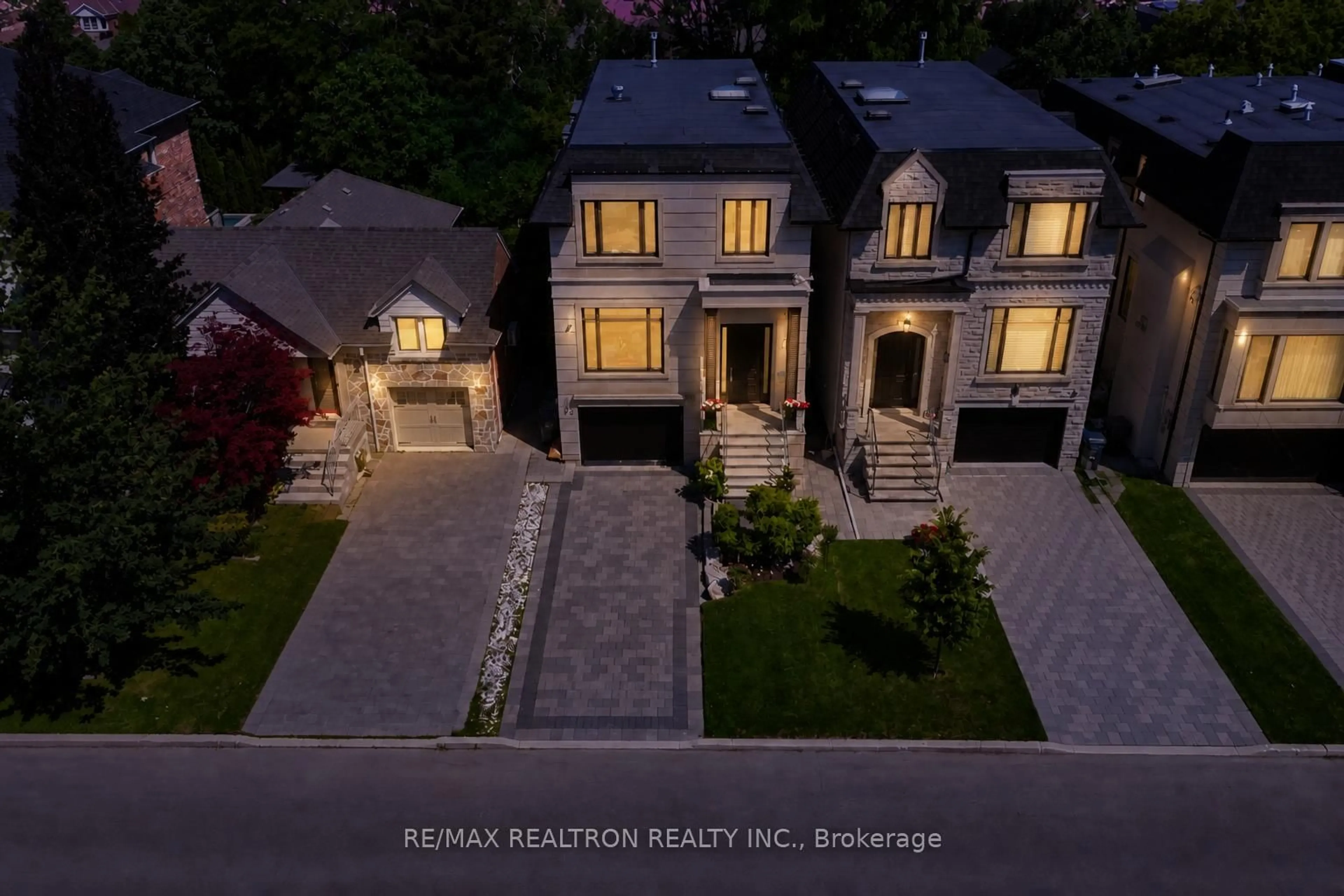A pic from outside/outdoor area/front of a property/back of a property/a pic from drone, street for 52 Carmichael Ave, Toronto Ontario M5M 2W7
