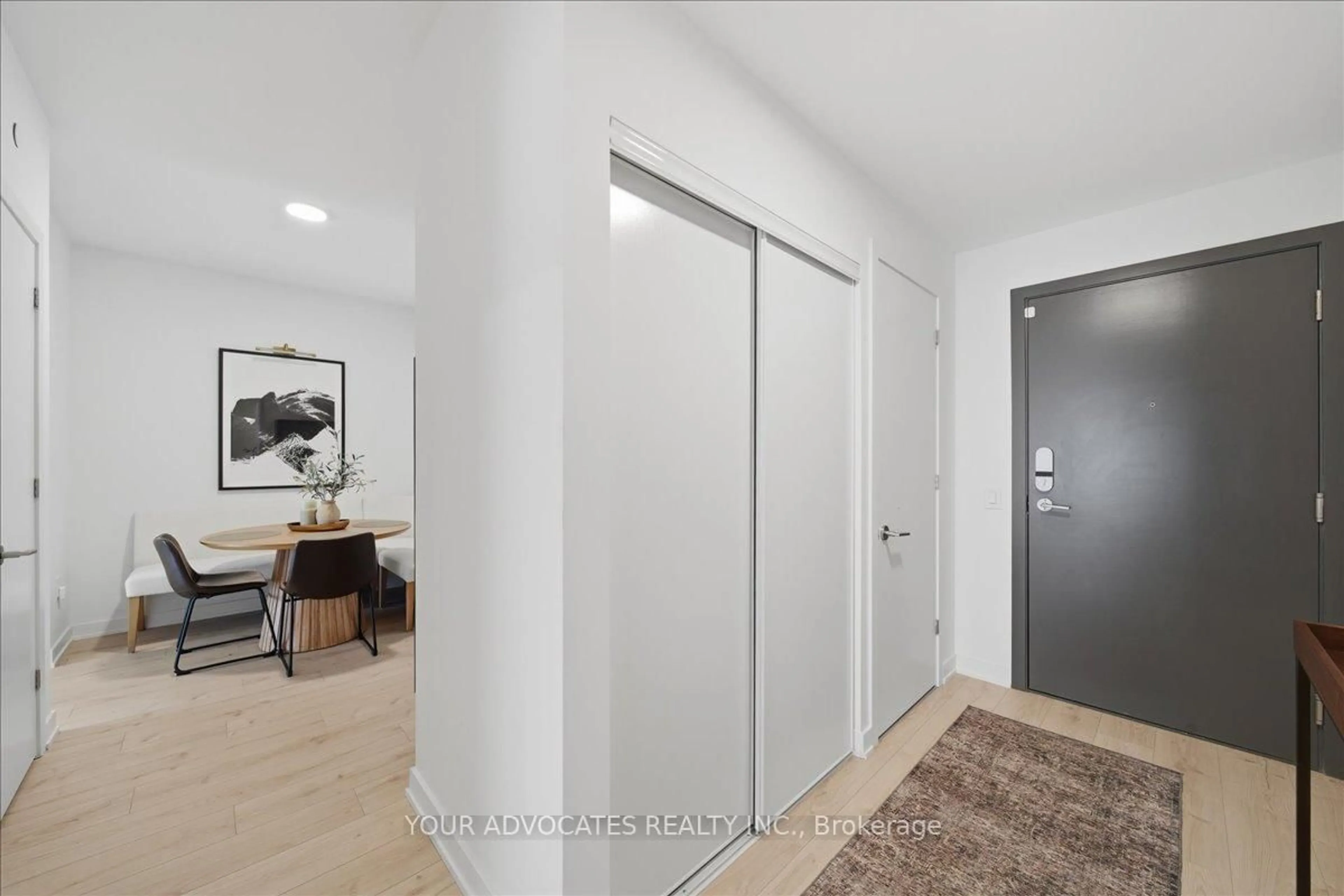 Indoor entryway for 9 Tecumseth St #902, Toronto Ontario M5G 3V4