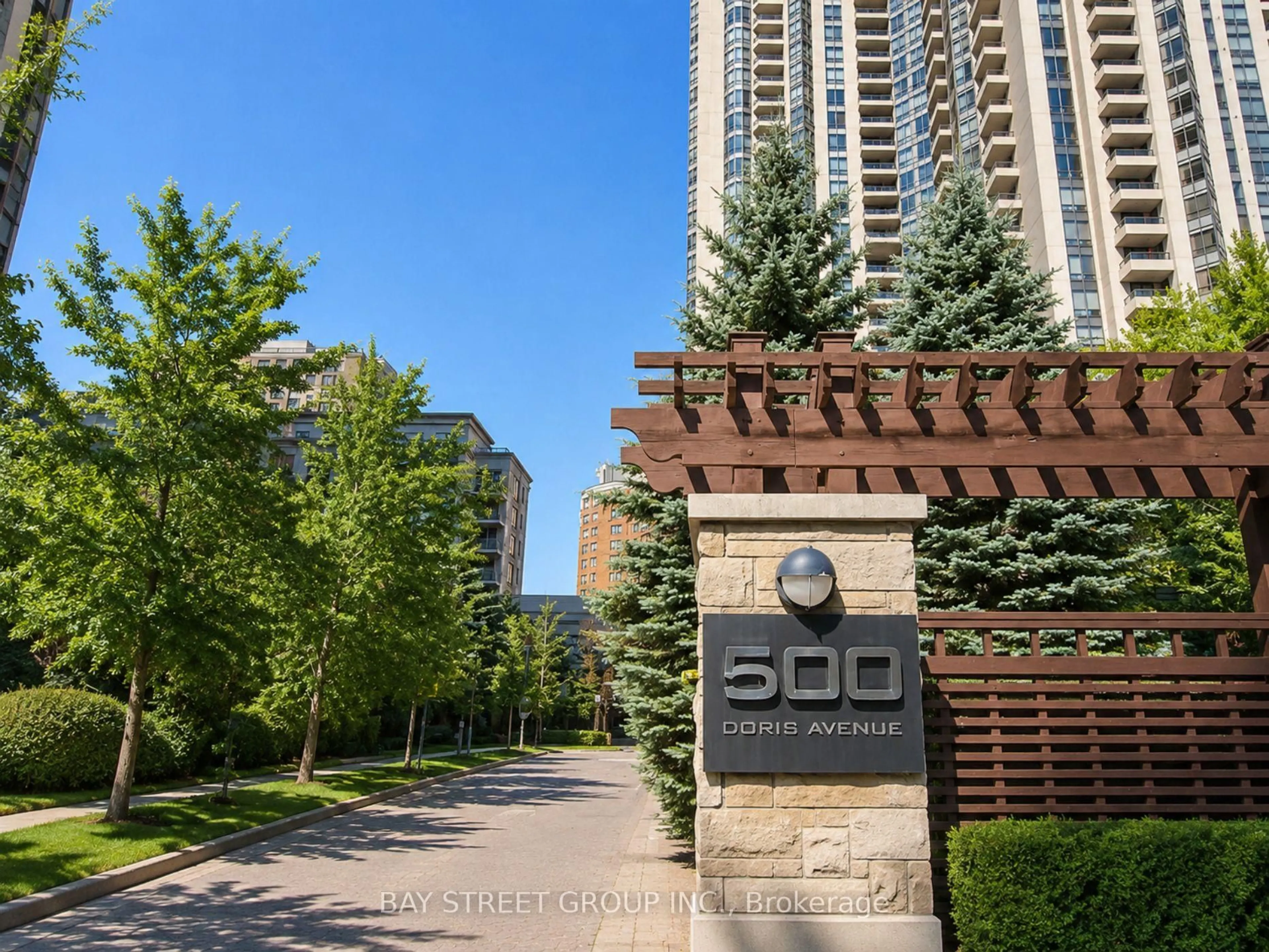 Indoor foyer for 500 Doris Ave #1523, Toronto Ontario M2N 0C1