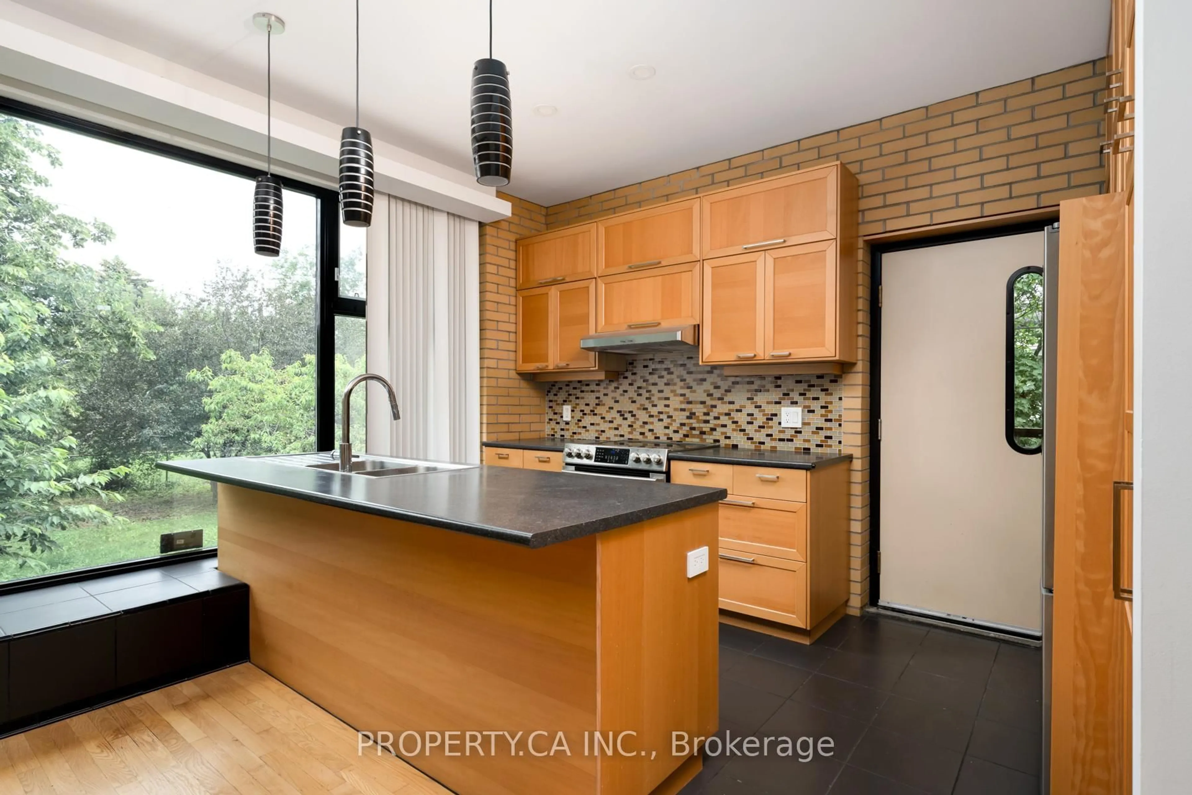 Contemporary kitchen, unknown for 779 Willowdale Ave, Toronto Ontario M2N 5B5