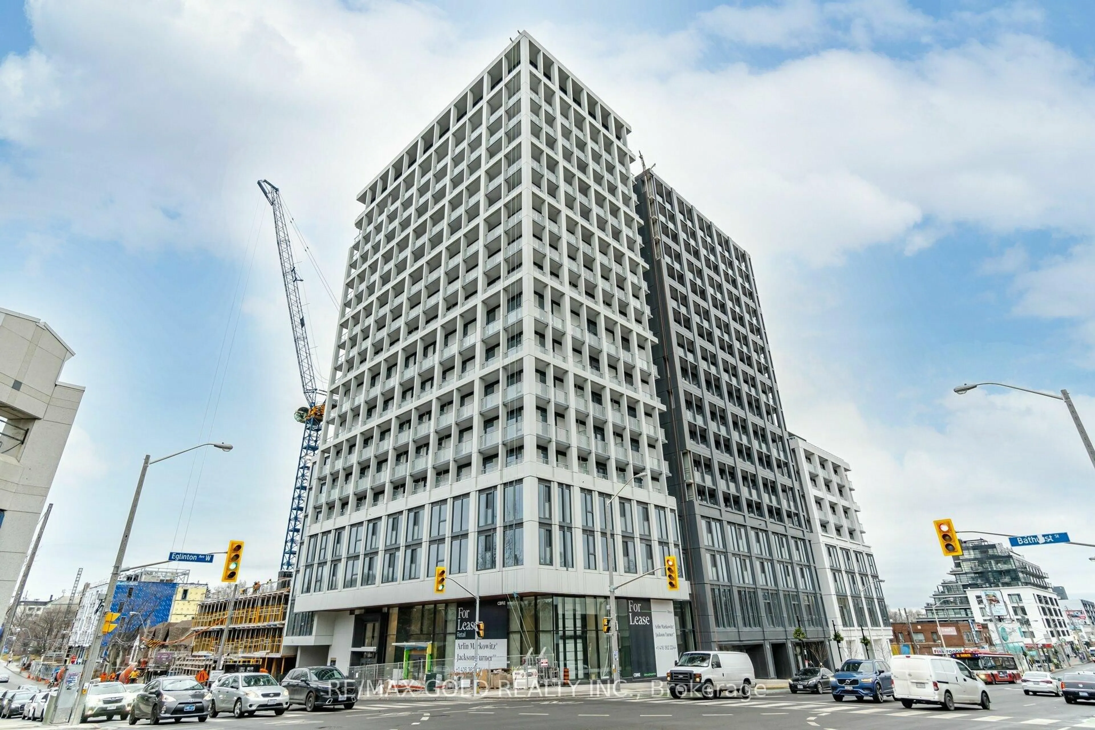 Indoor foyer for 2020 Bathurst St #216, Toronto Ontario M5P 3L1