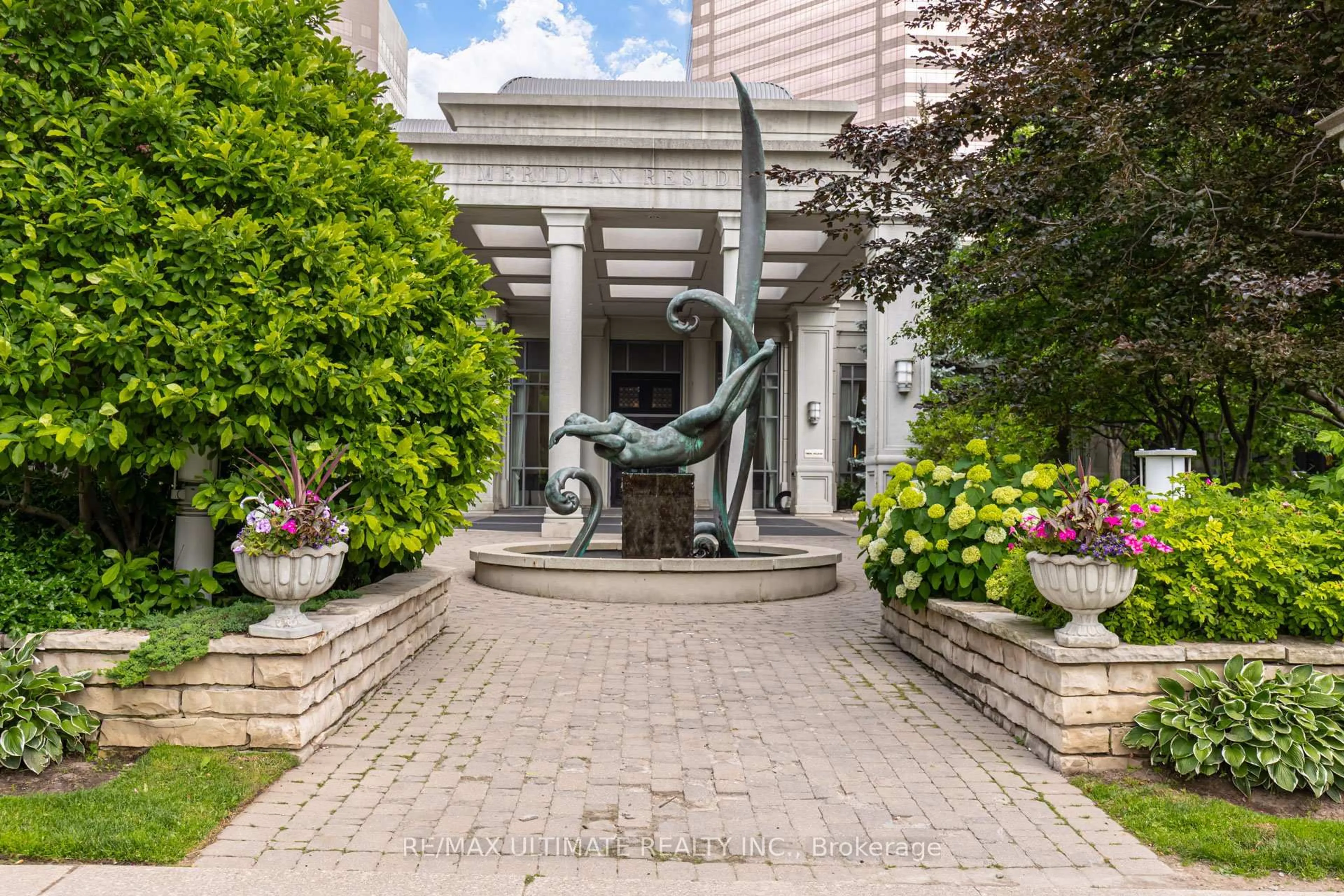 Unknown for 25 Greenview Ave #319, Toronto Ontario M2M 0A5