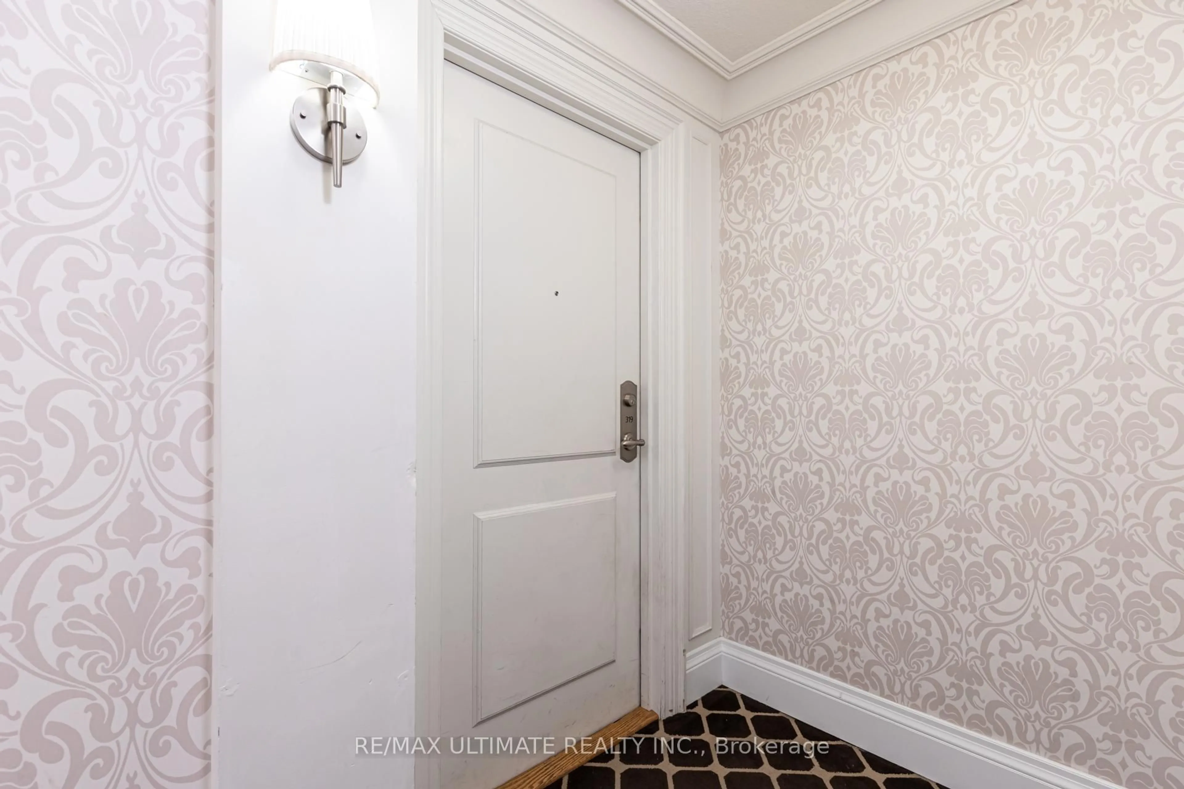 Indoor entryway for 25 Greenview Ave #319, Toronto Ontario M2M 0A5