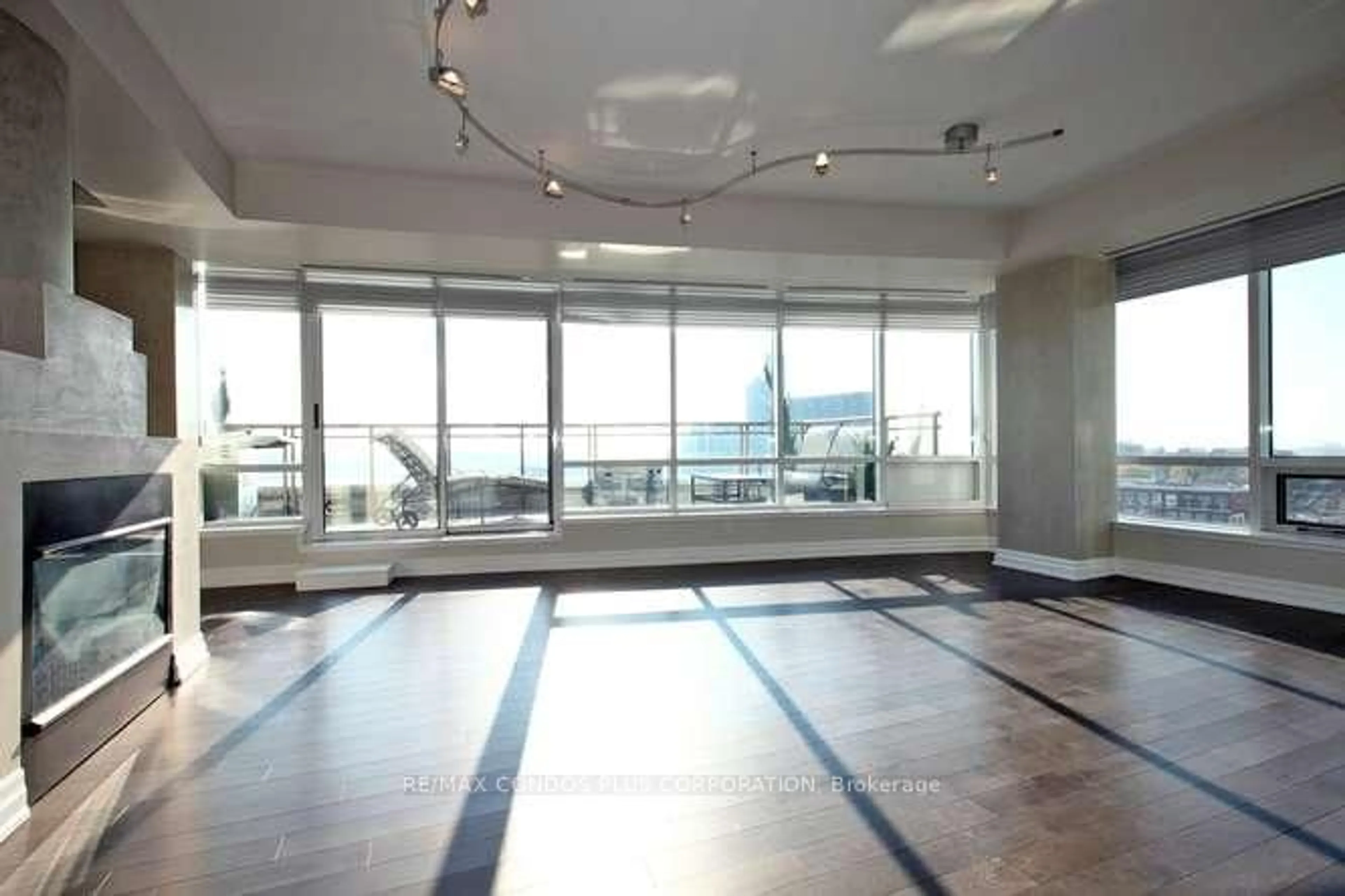 Lobby for 500 Queens Quay W. #902W, Toronto Ontario M5V 3K8
