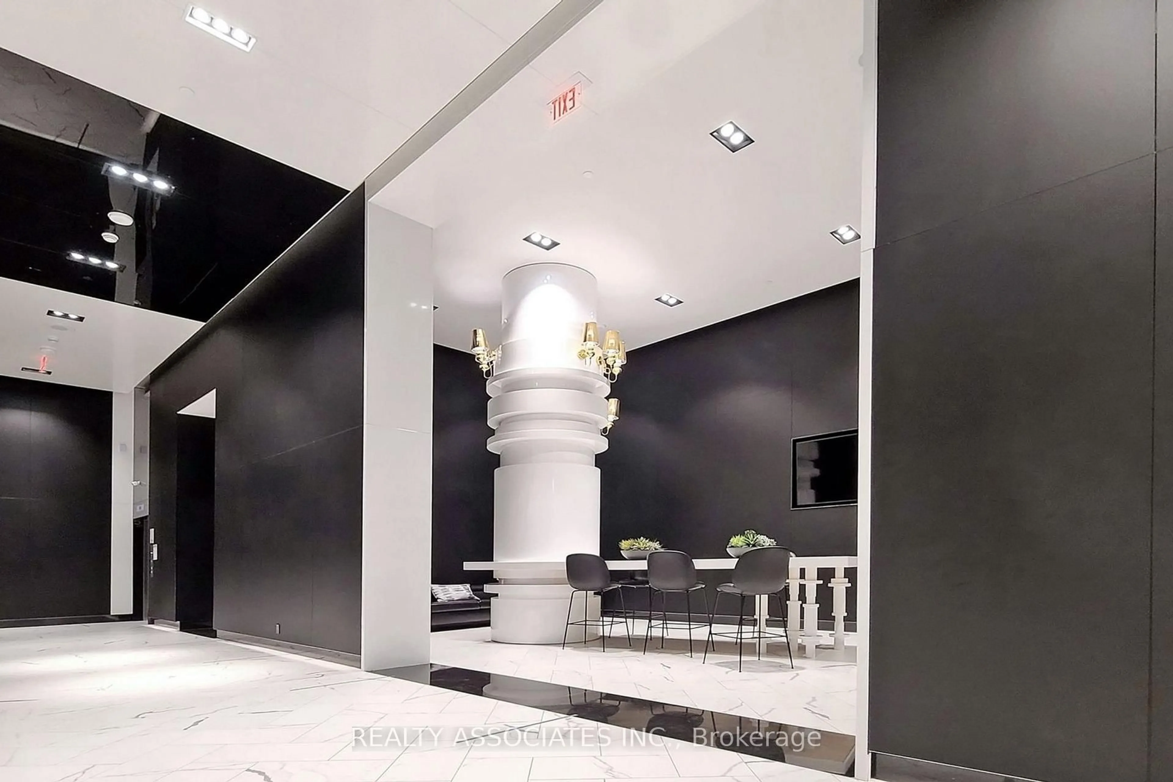 Indoor foyer for 87 Peter St #2012, Toronto Ontario M5V 0P1