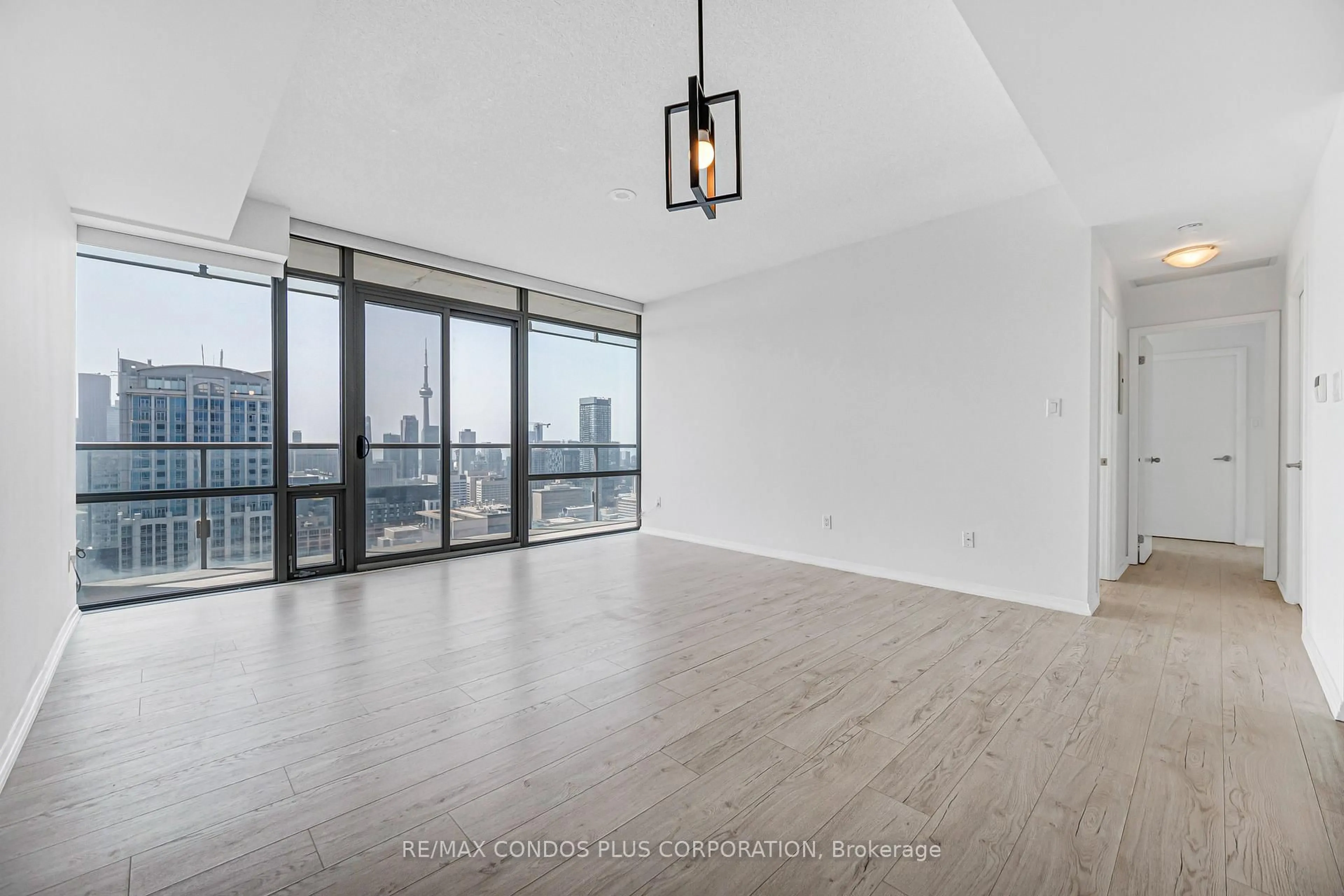 A pic of a room for 38 Grenville St #4404, Toronto Ontario M4Y 1A5