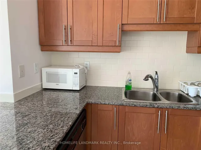 18 Holmes Ave #702, Toronto 4