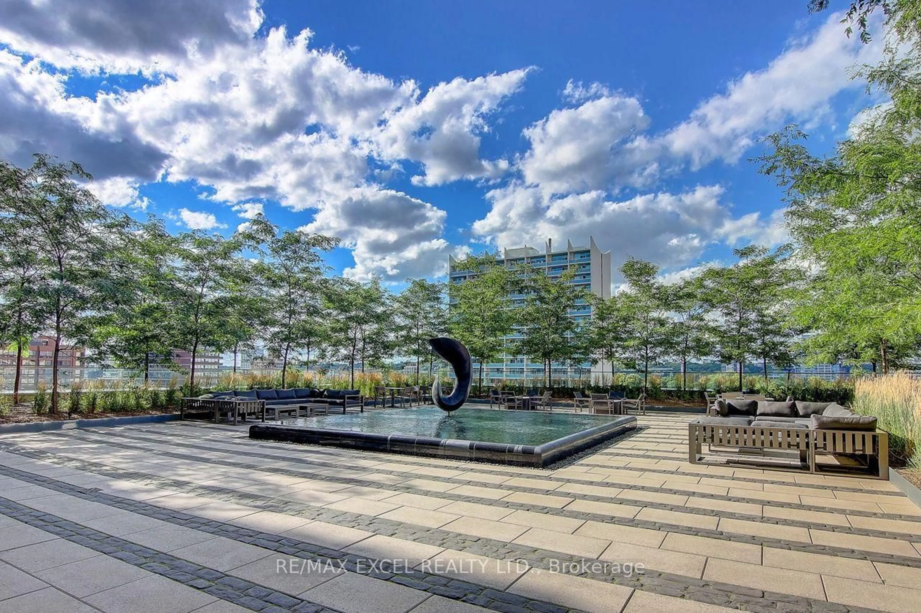 Patio, street for 200 Bloor St #2201, Toronto Ontario M5S 0B1