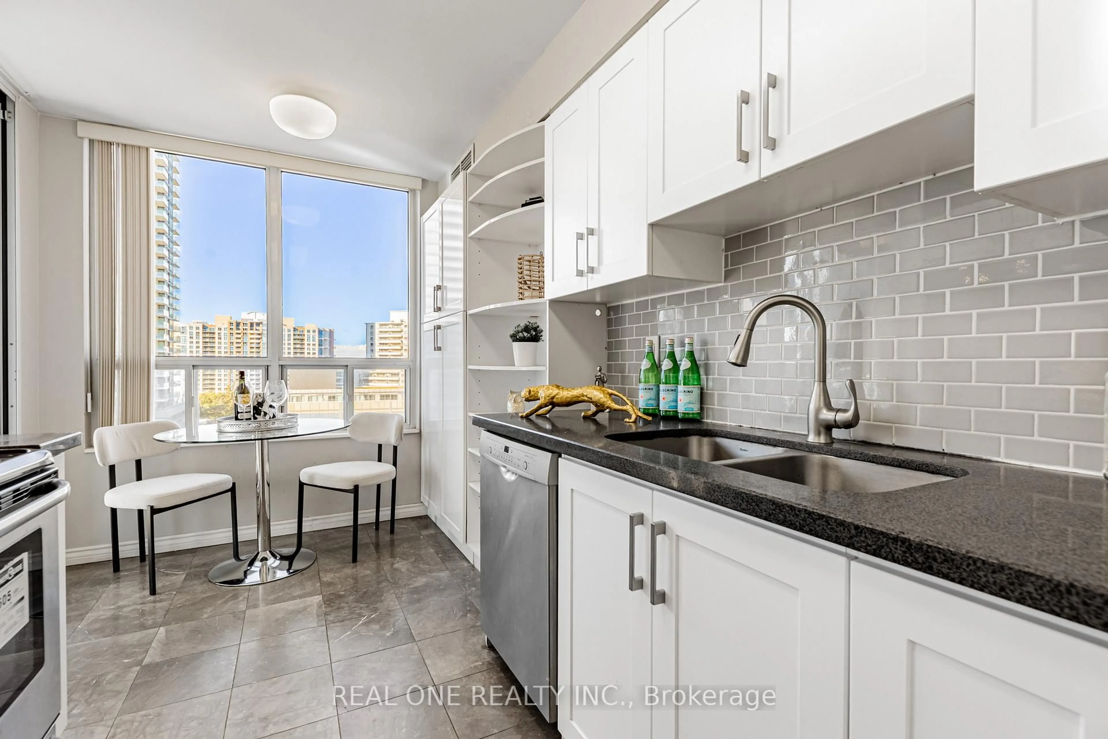 Unknown for 238 Doris Ave #1503, Toronto Ontario M2N 6W1