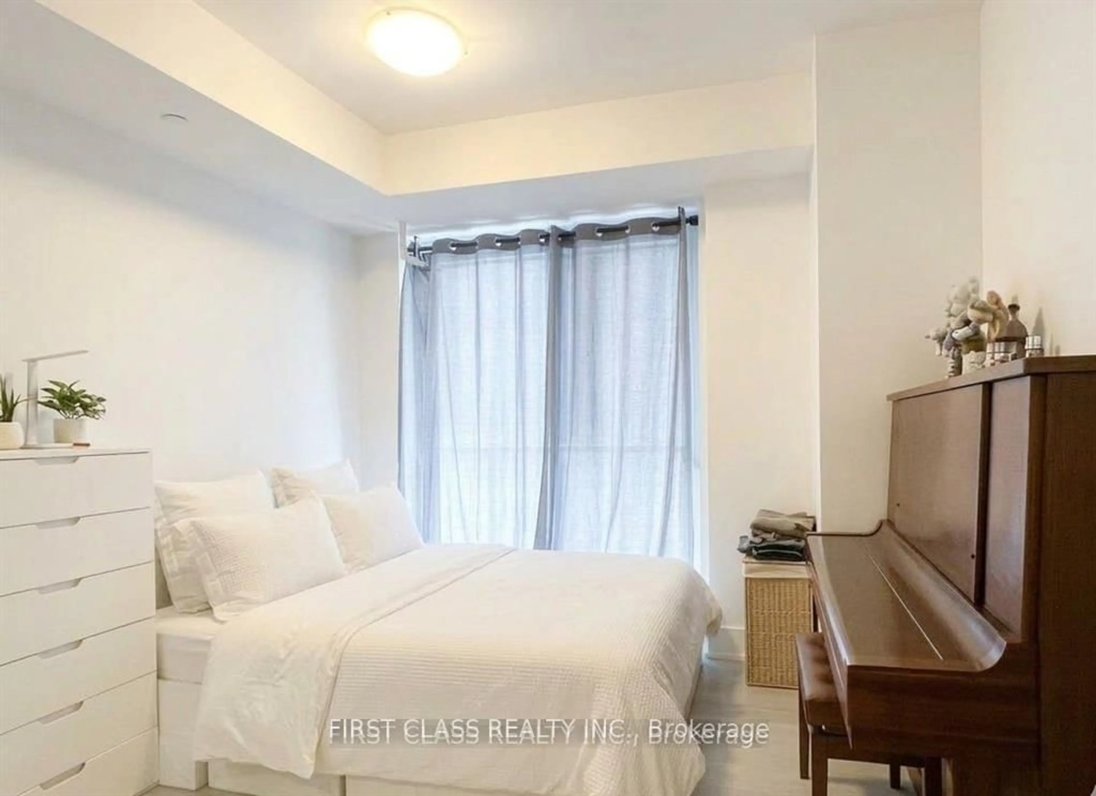 Bedroom with bed, unknown for 200 Bloor St #1405, Toronto Ontario M5S 0B1