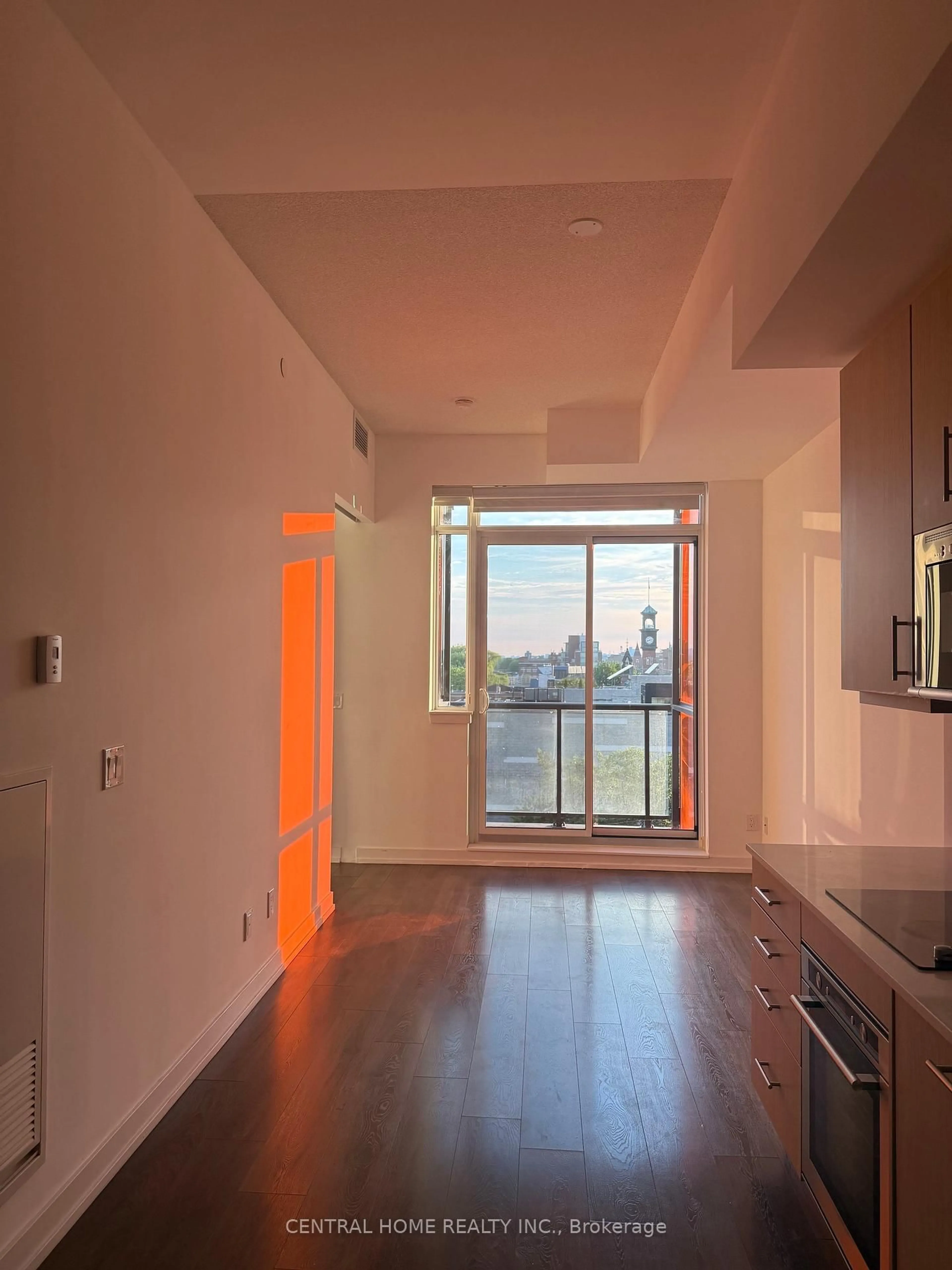 A pic of a room for 297 College St #718, Toronto Ontario M5T 0C2