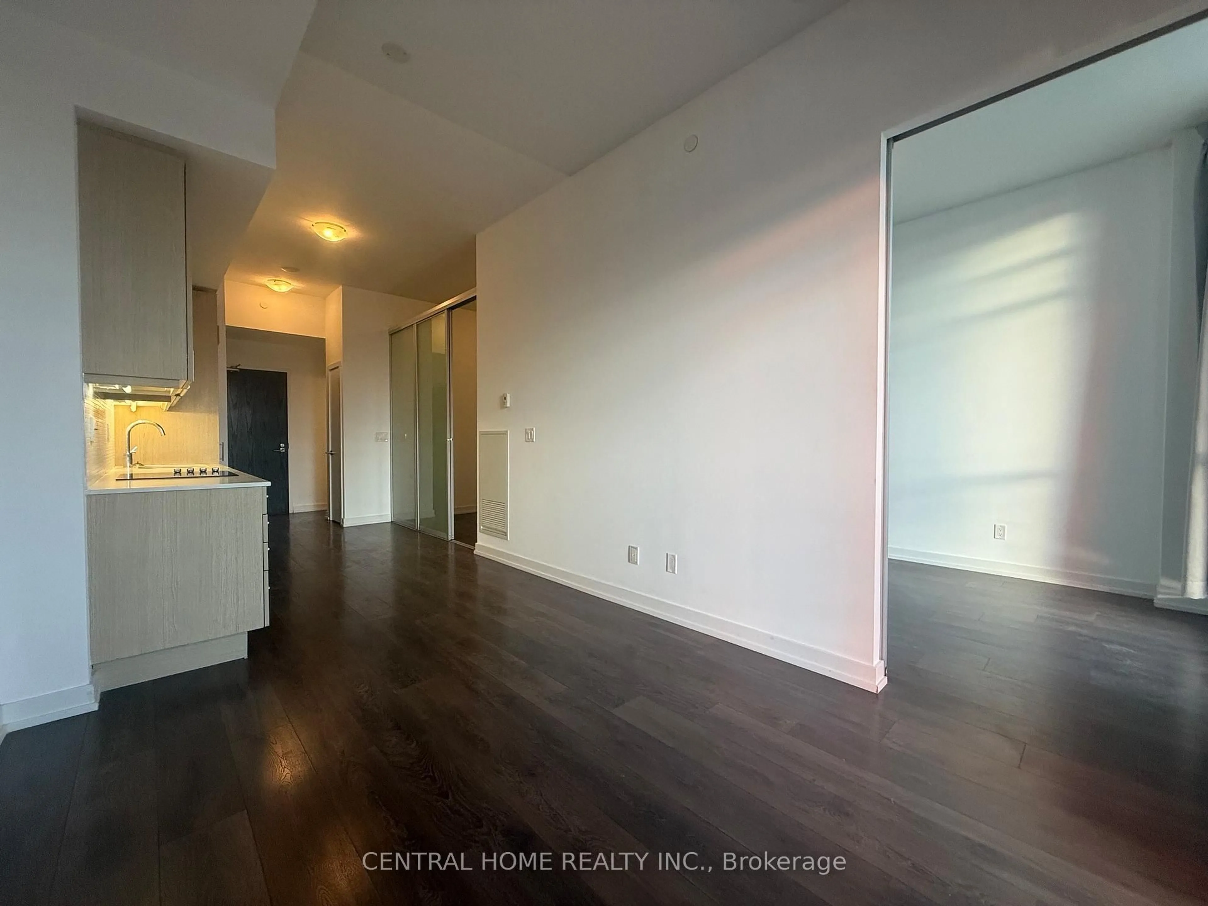 A pic of a room for 297 College St #718, Toronto Ontario M5T 0C2
