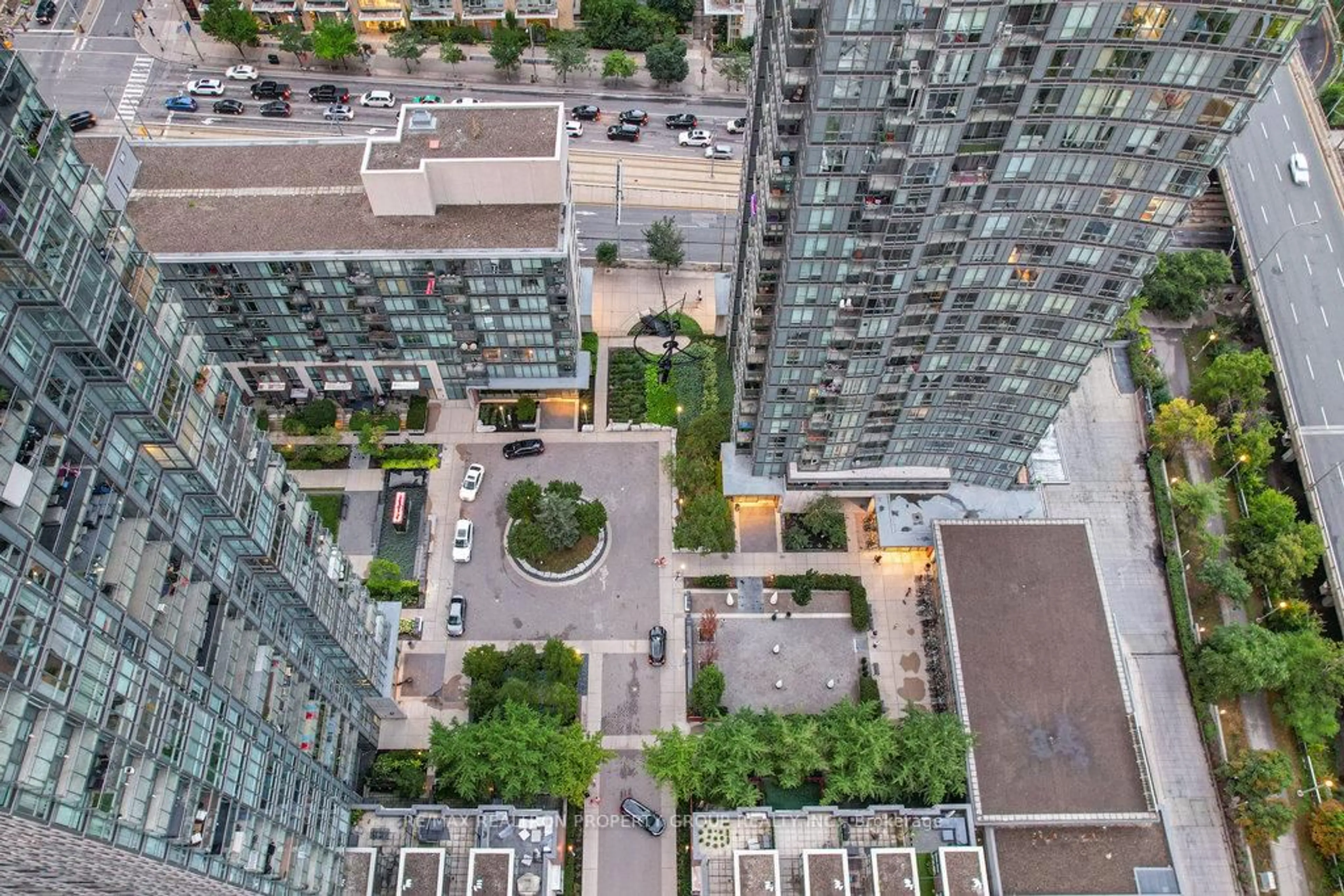 A pic from outside/outdoor area/front of a property/back of a property/a pic from drone, city buildings view from balcony for 11 Brunel Crt #2605, Toronto Ontario M5V 3Y3