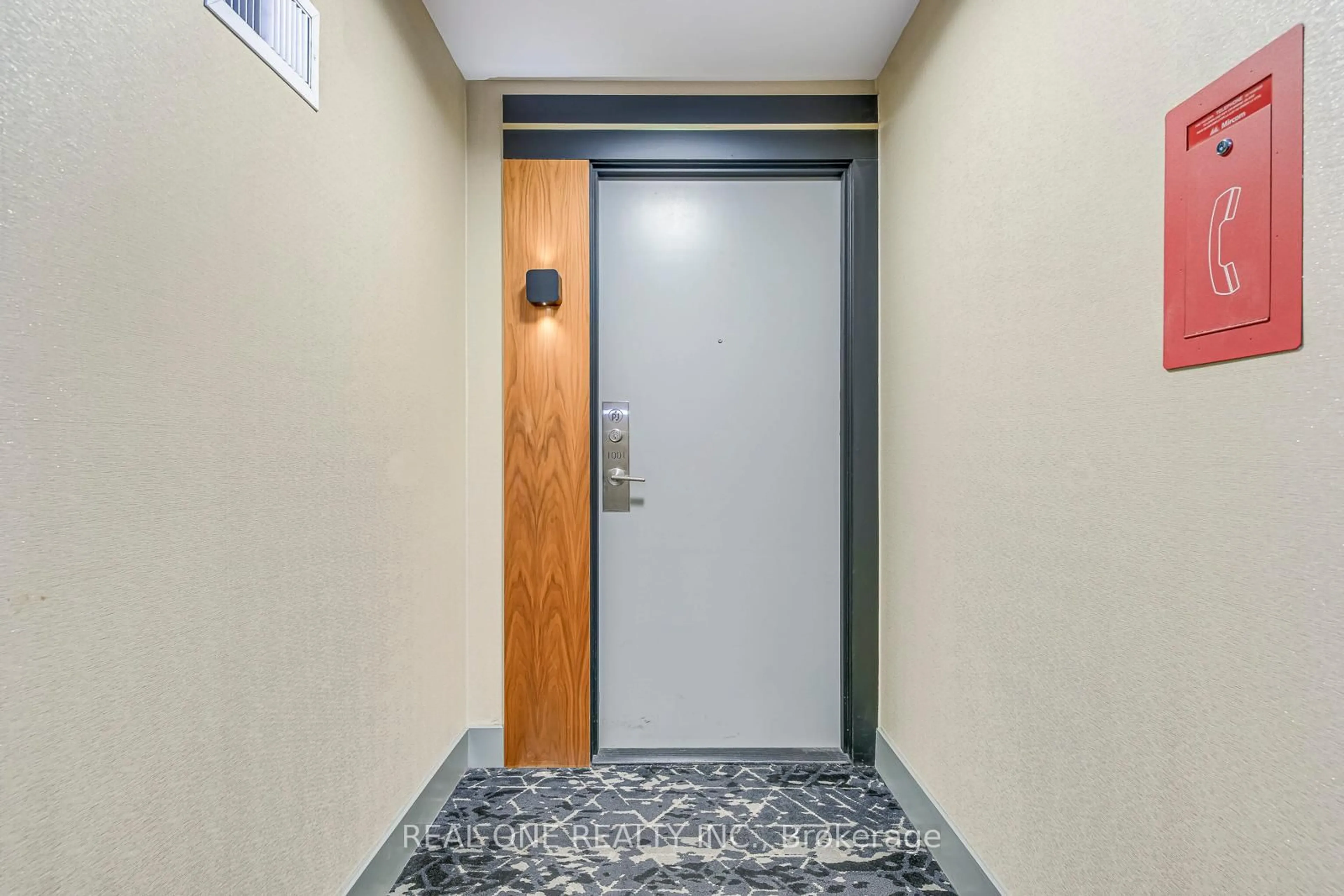Indoor foyer for 99 JOHN St #1001, Toronto Ontario M5V 0S6