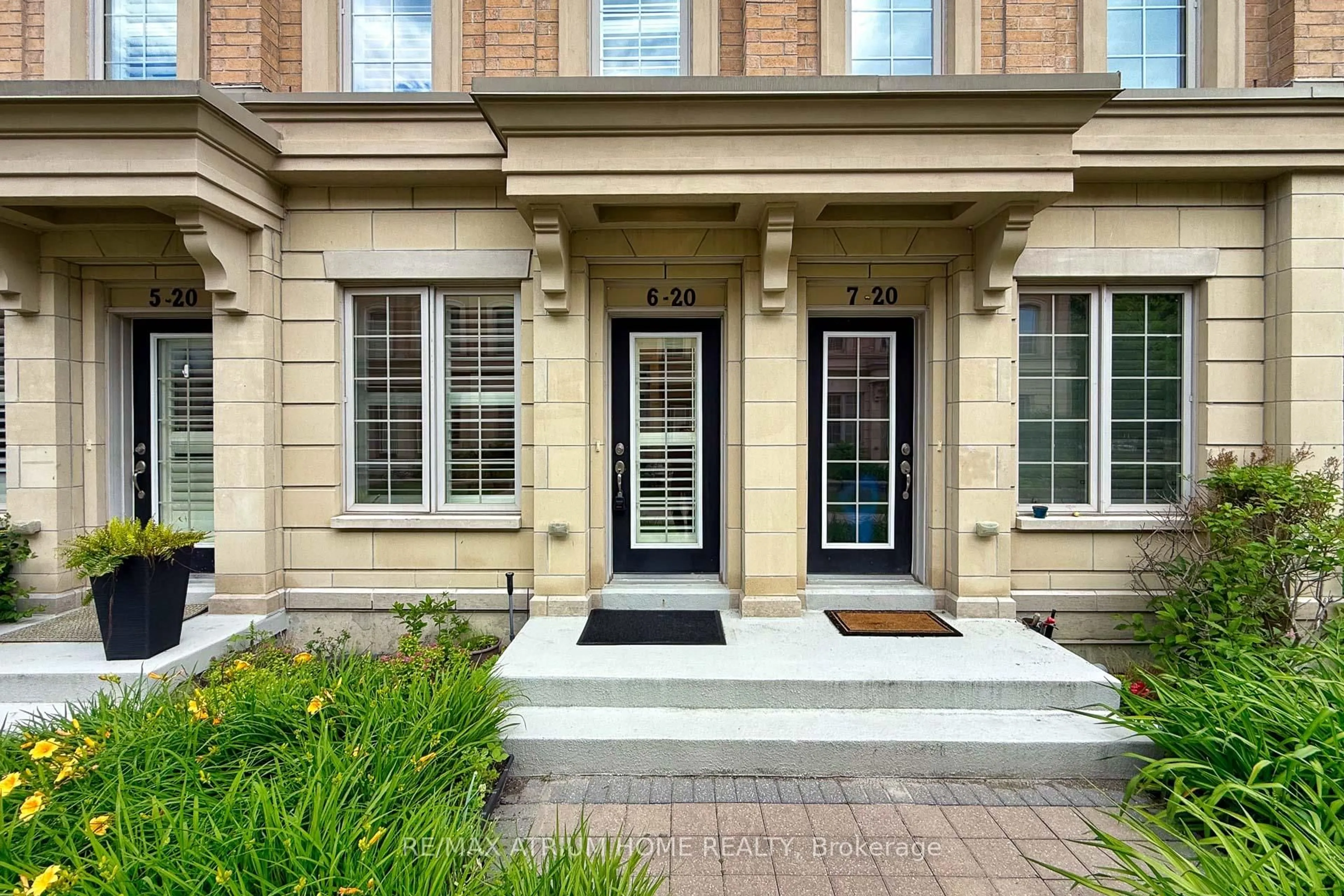 Unknown for 20 Hargrave Lane #6, Toronto Ontario M4N 0A4