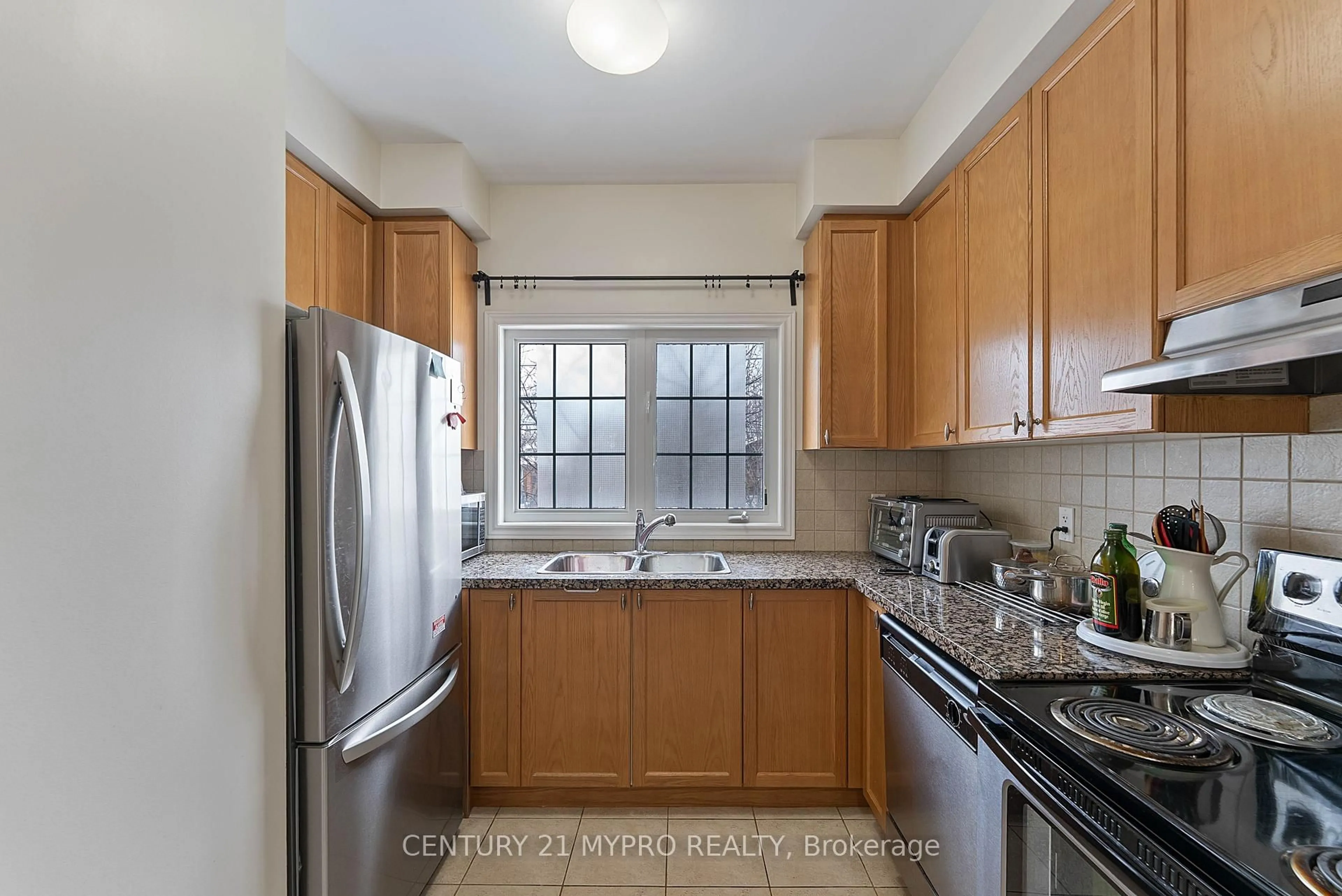 Standard kitchen, ceramic/tile floor for 175B Finch Ave, Toronto Ontario M2N 4R8