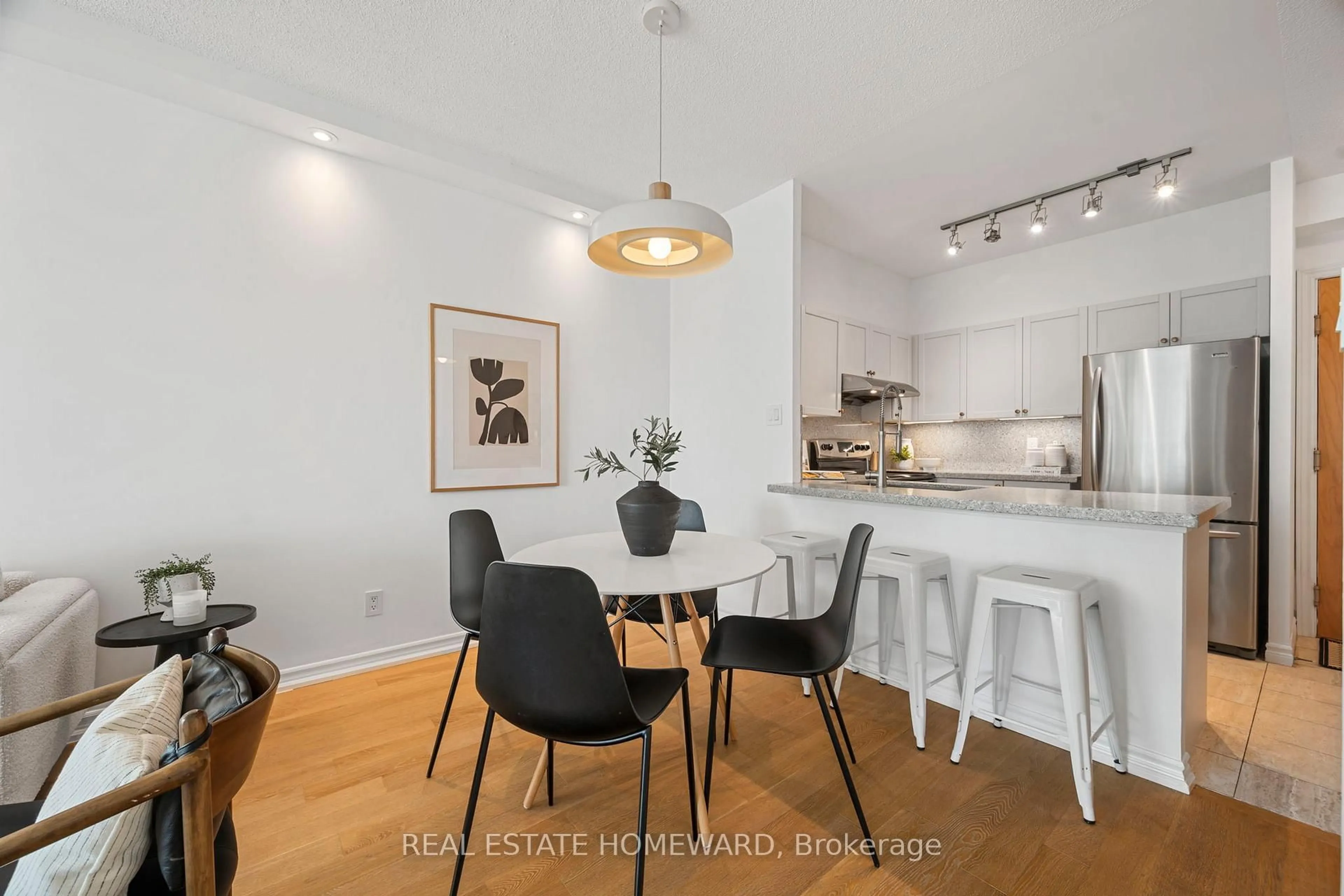 Open concept kitchen, unknown for 600 Queens Quay #1030, Toronto Ontario M5V 3M3