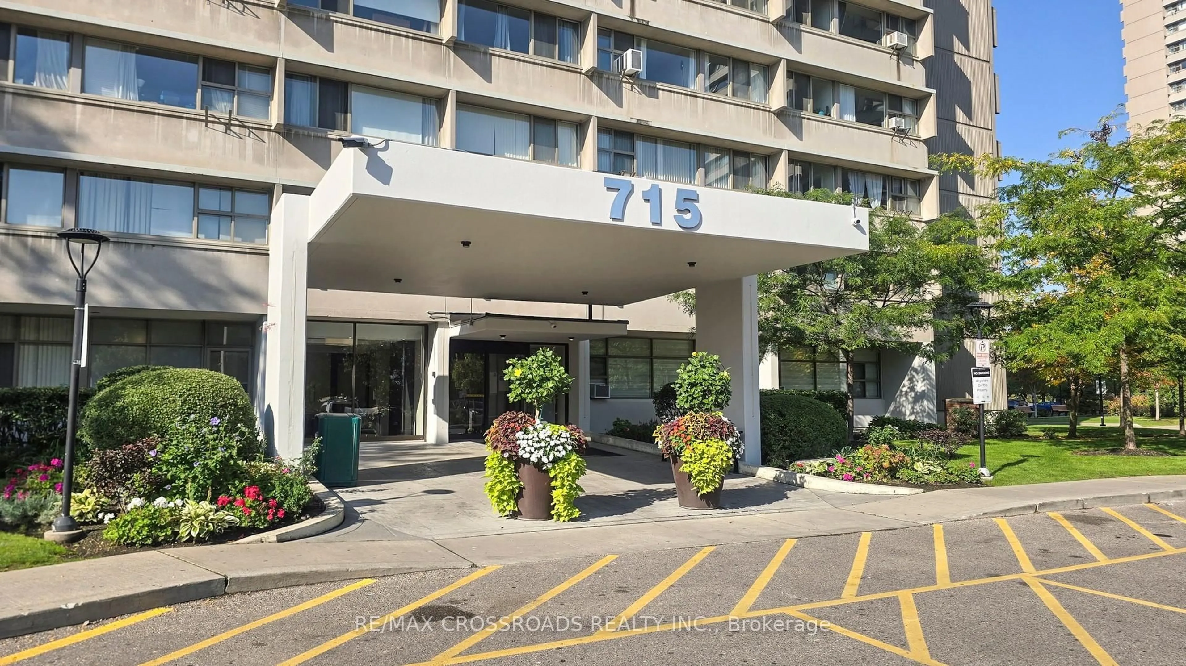 Unknown for 715 Don Mills Rd #208, Toronto Ontario M3C 1S4