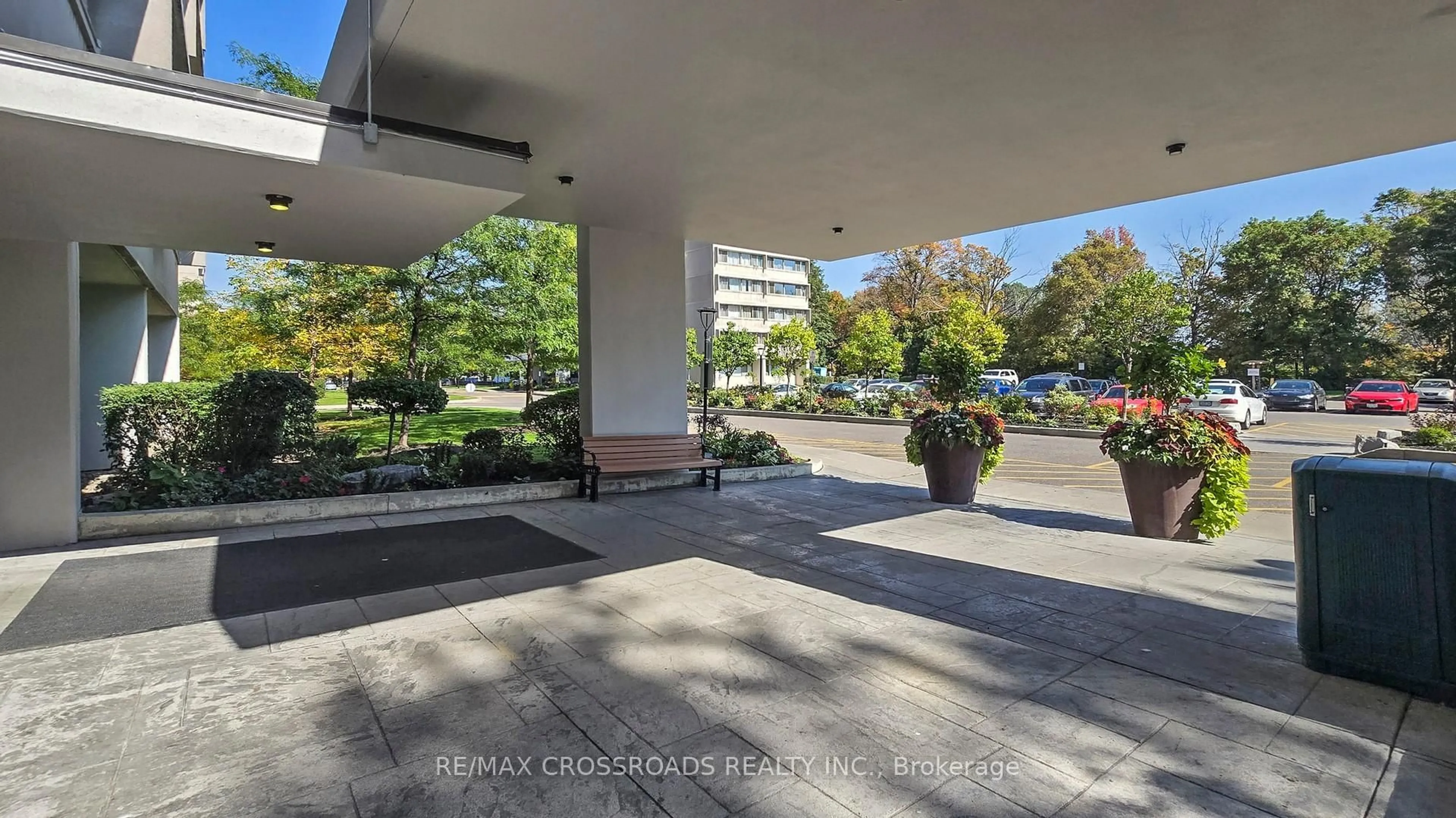 Unknown for 715 Don Mills Rd #208, Toronto Ontario M3C 1S4