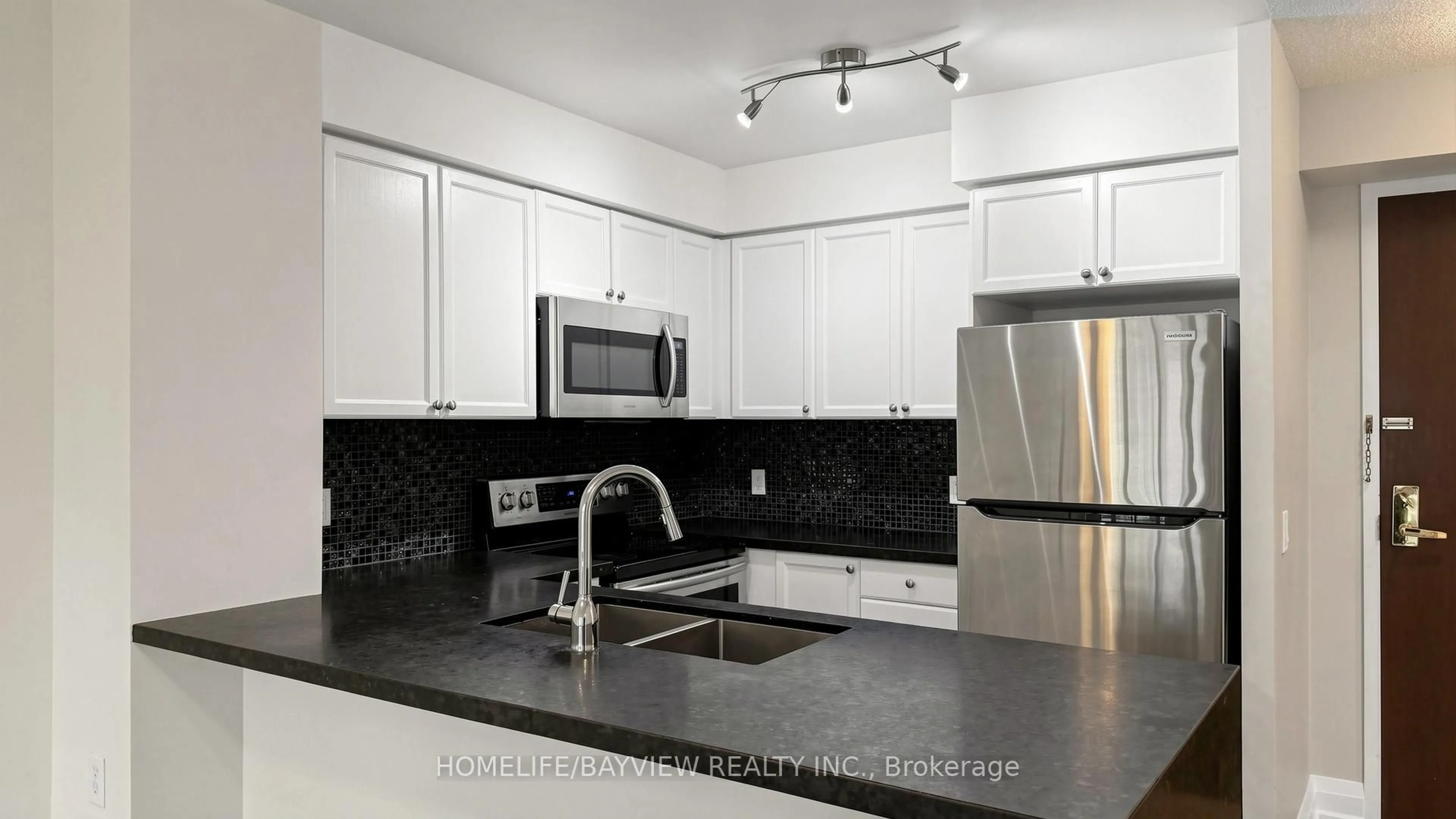 Standard kitchen, unknown for 18 Parkview Ave #1015, Toronto Ontario M2N 7H7