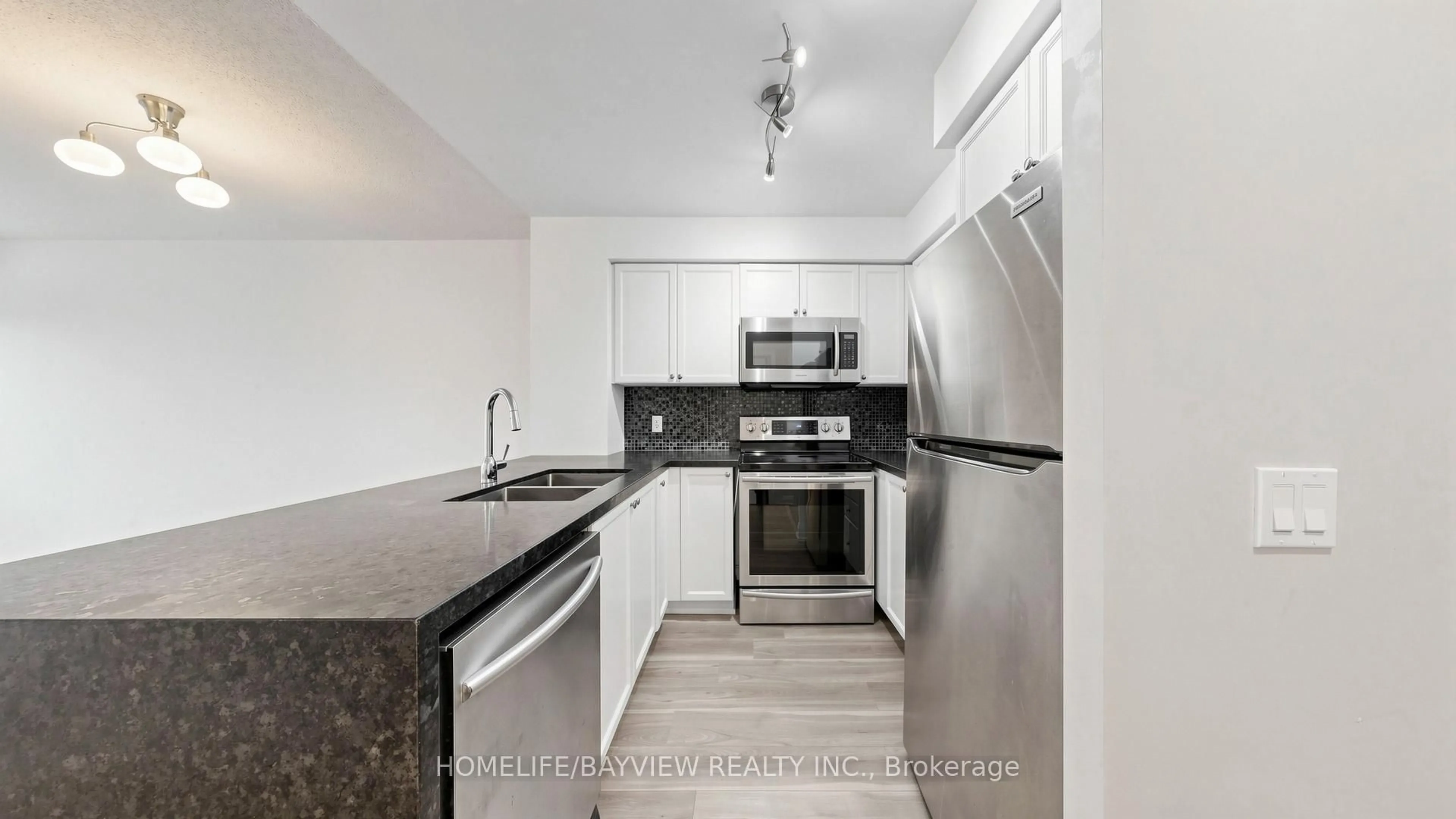 Standard kitchen, unknown for 18 Parkview Ave #1015, Toronto Ontario M2N 7H7