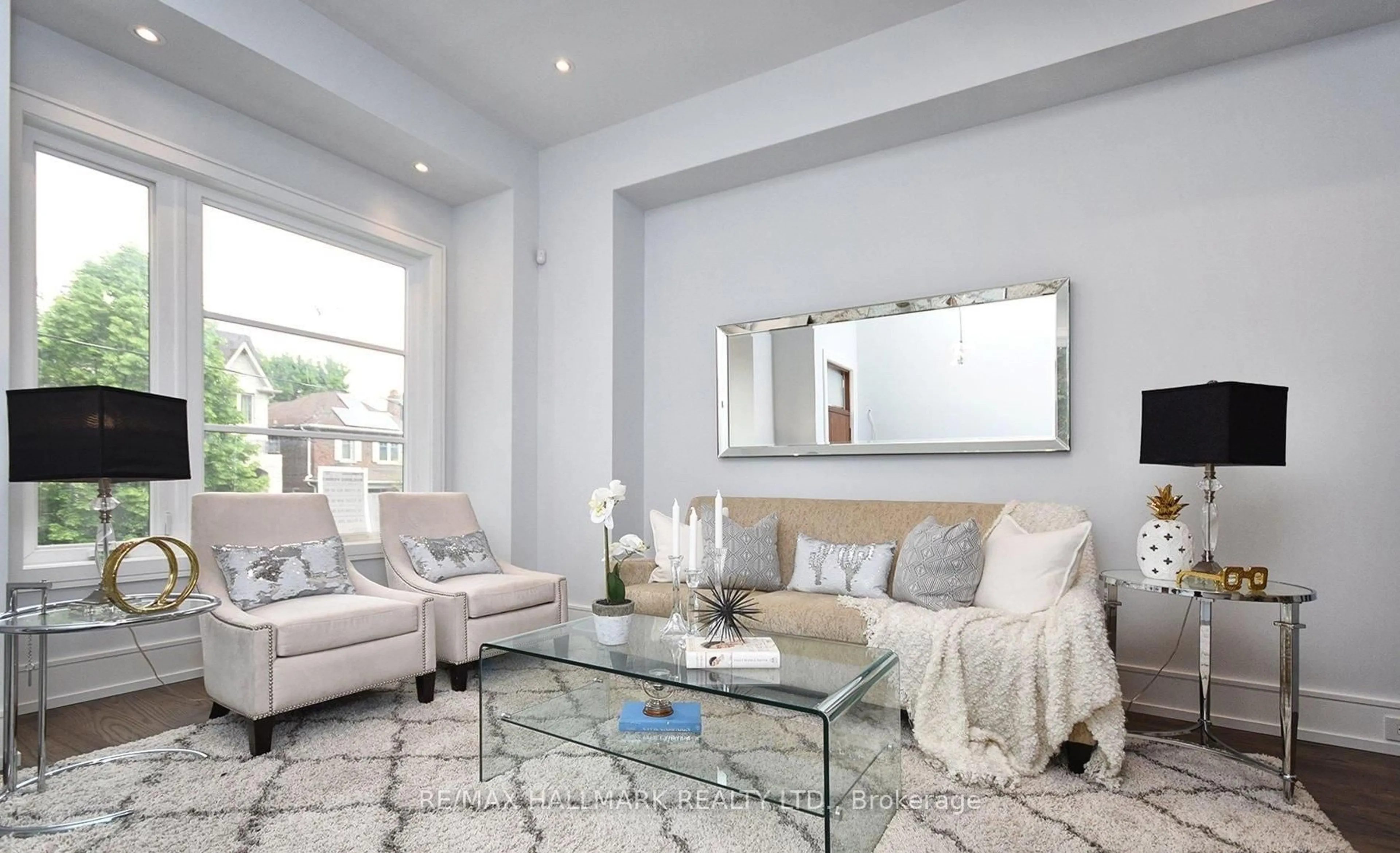 Living room with furniture, unknown for 177 Ranleigh Ave, Toronto Ontario M4N 1X3