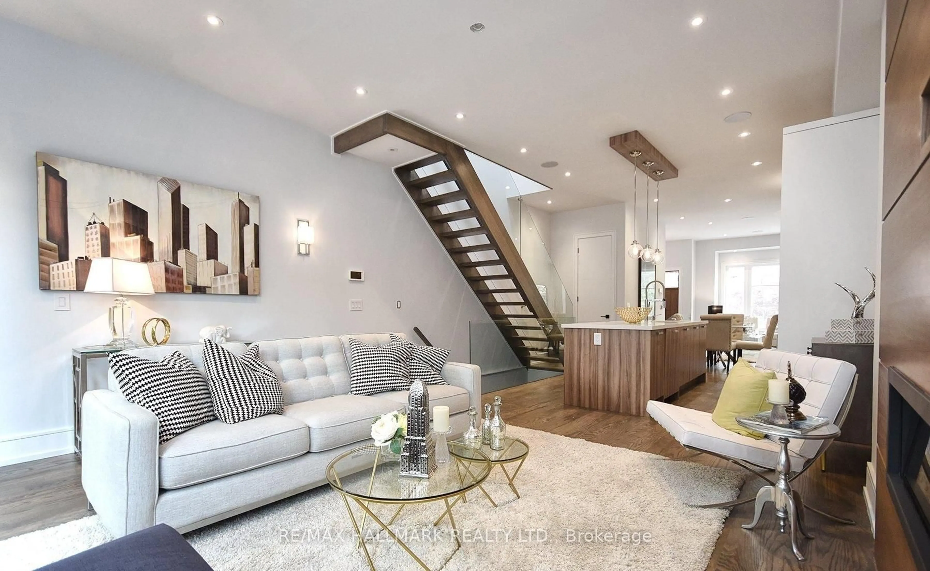 Living room with furniture, unknown for 177 Ranleigh Ave, Toronto Ontario M4N 1X3