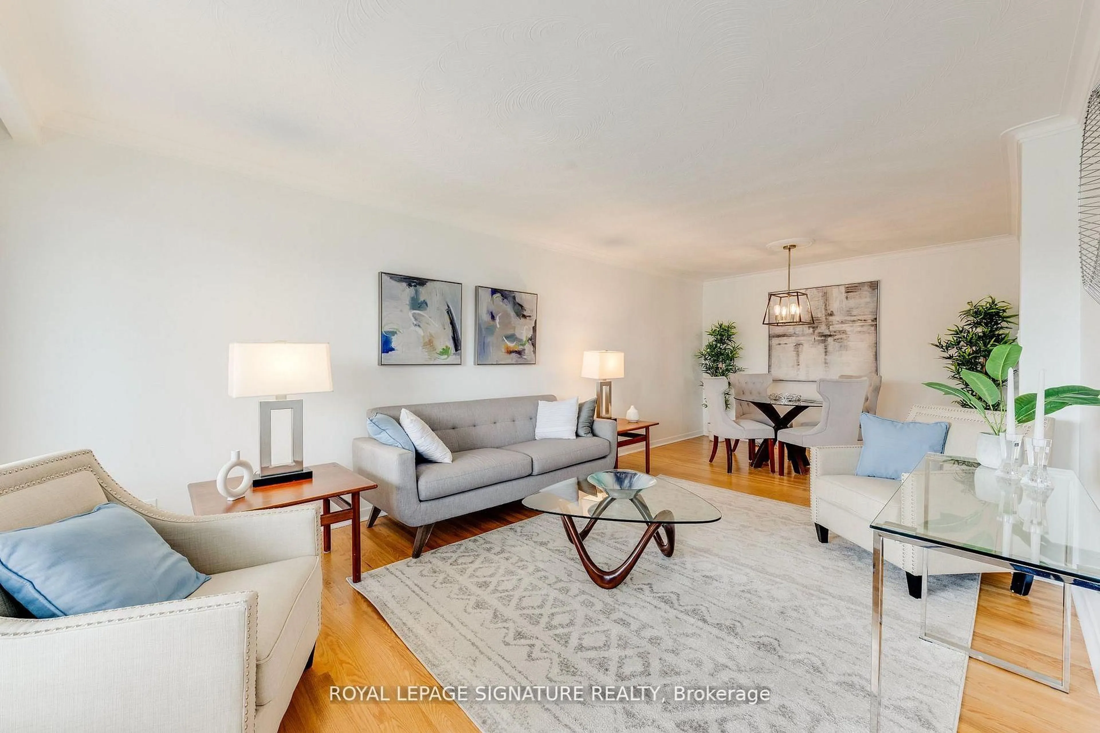 Living room with furniture, unknown for 124 Edmonton Dr, Toronto Ontario M2J 3X1