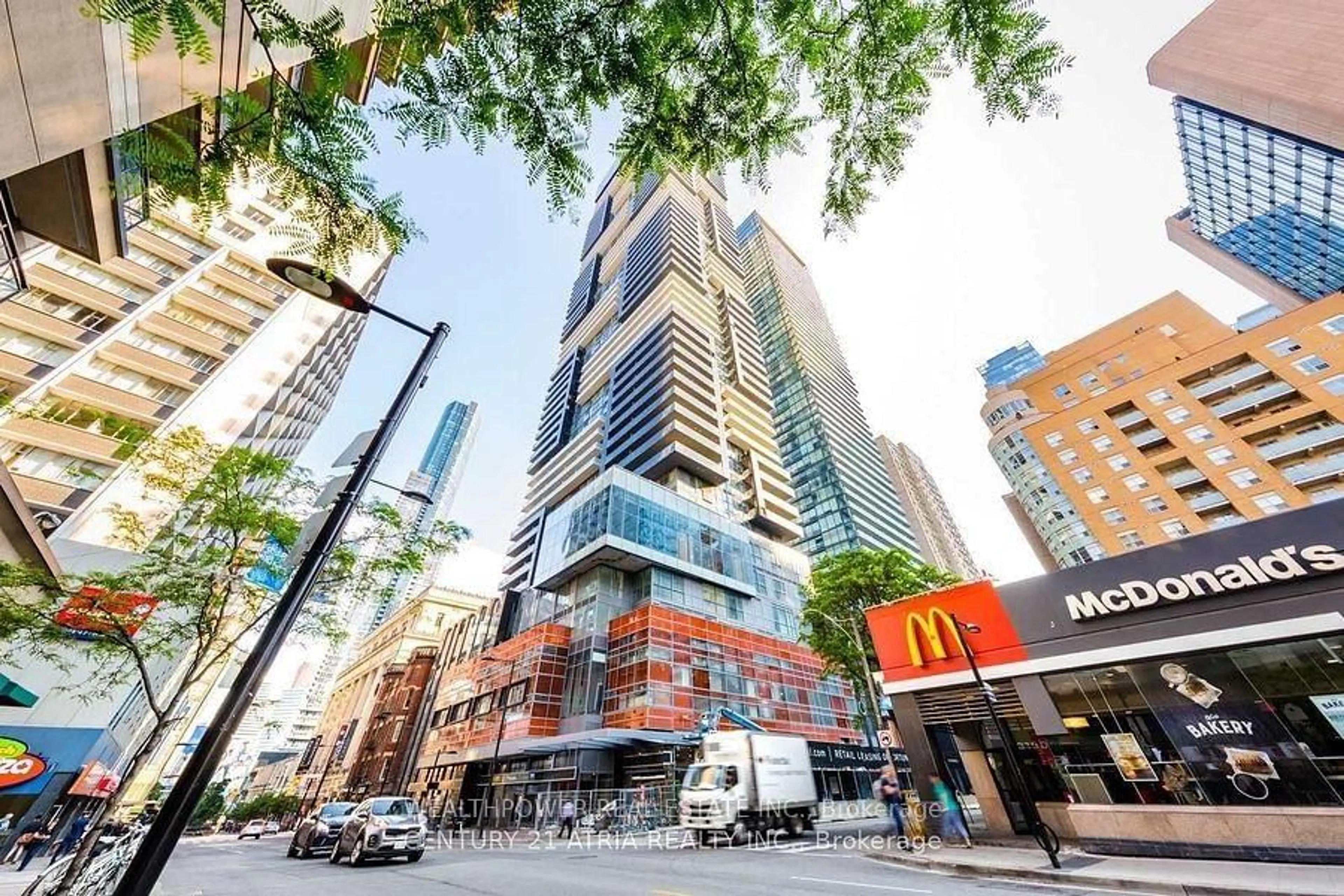 Patio, street for 7 Grenville St #3305, Toronto Ontario M4Y 0E9