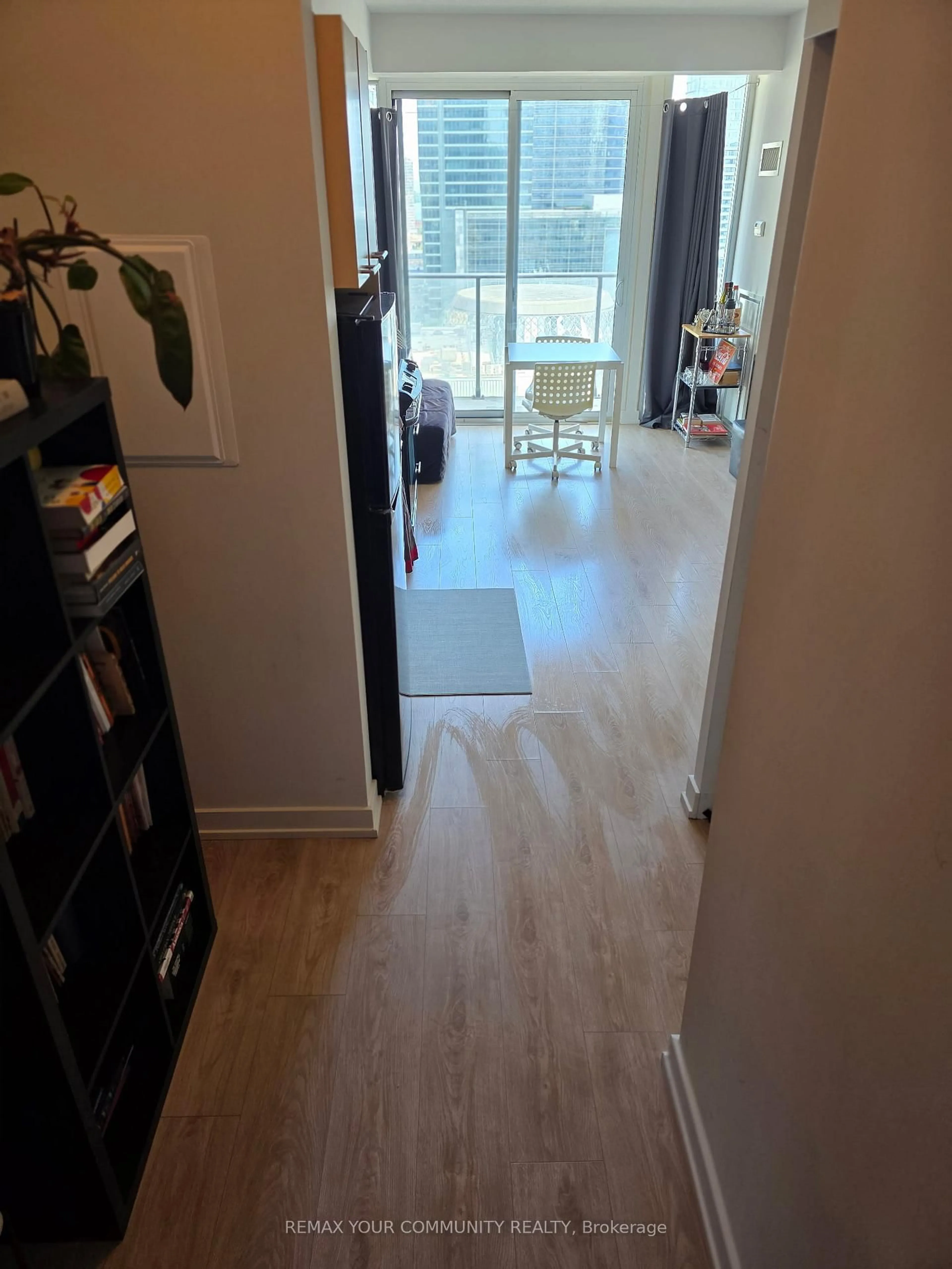 Unknown for 126 Simcoe St #1809, Toronto Ontario M5H 4E6