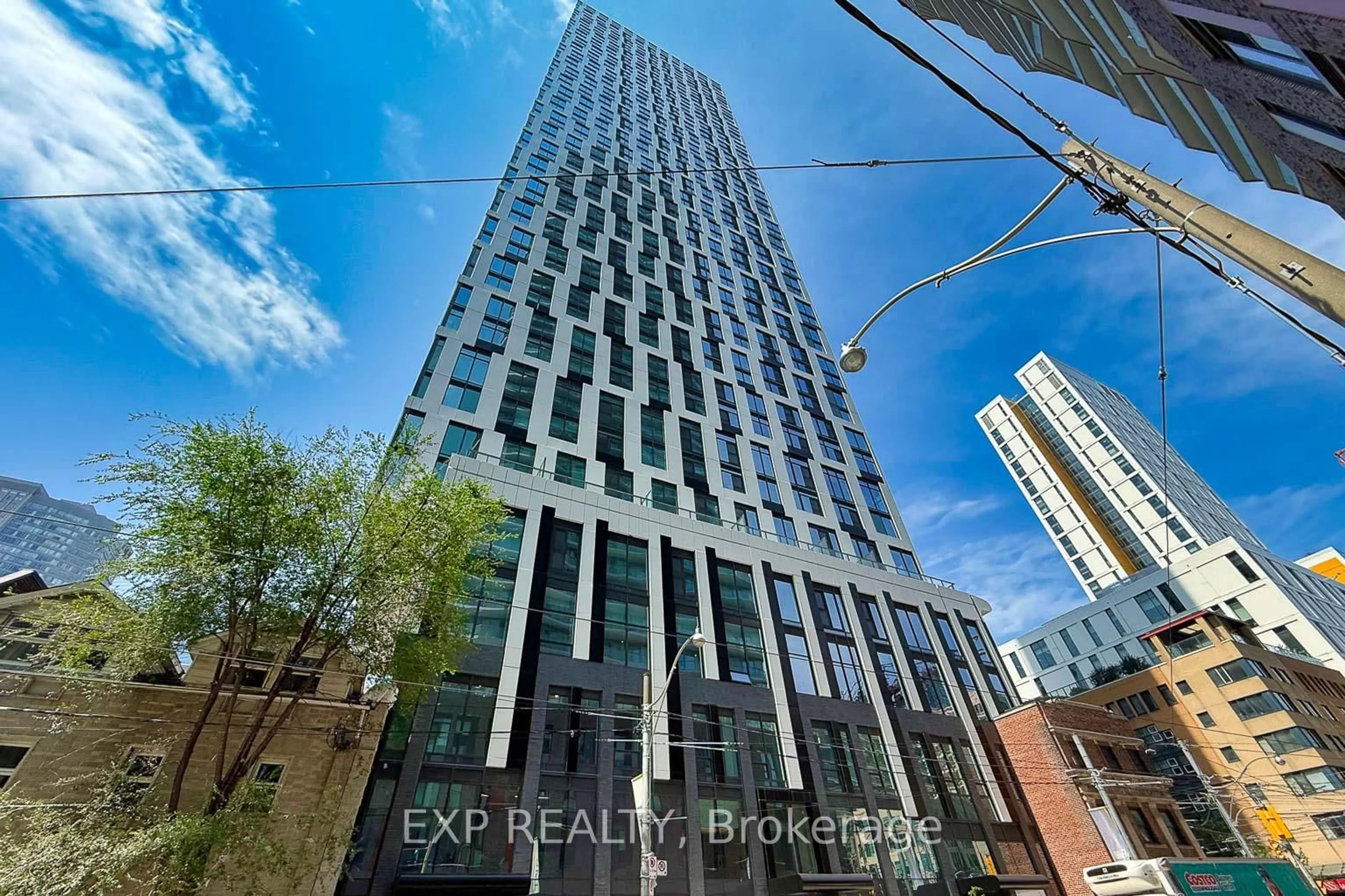 Unknown for 252 Church St, Toronto Ontario M5B 0E6
