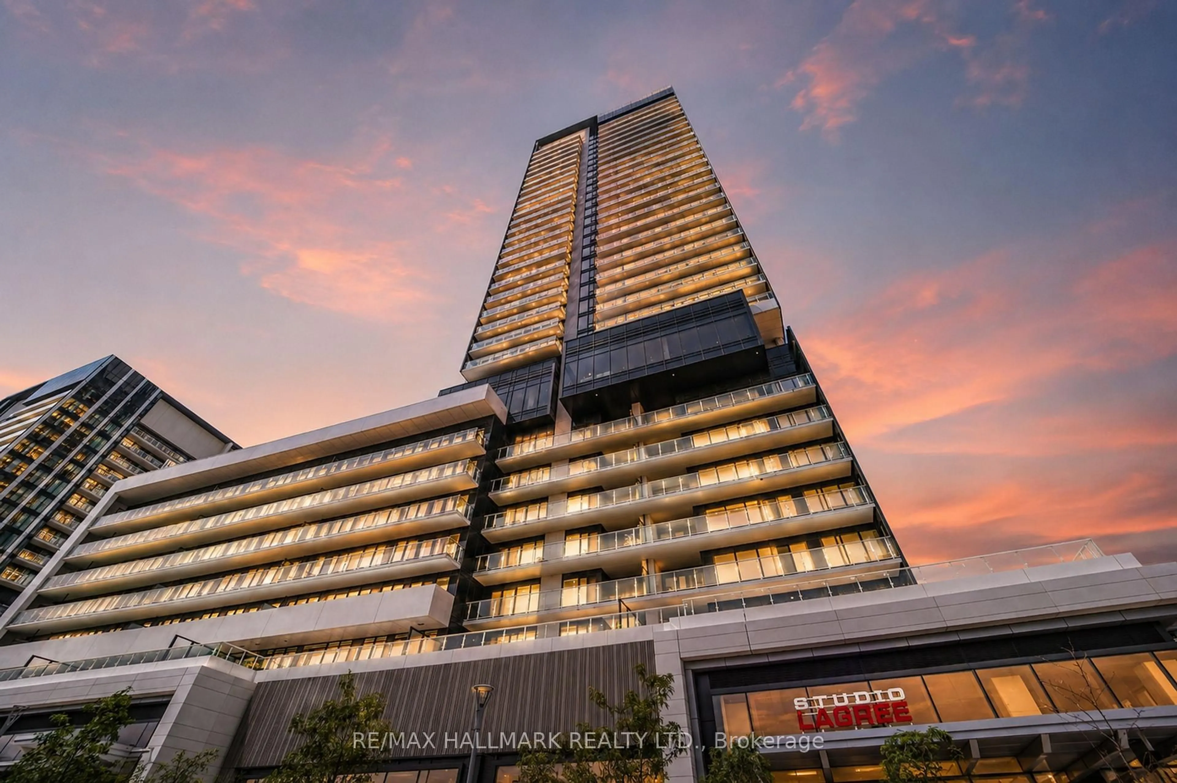 Indoor foyer for 50 O'neill Rd #521, Toronto Ontario M3C 0R1