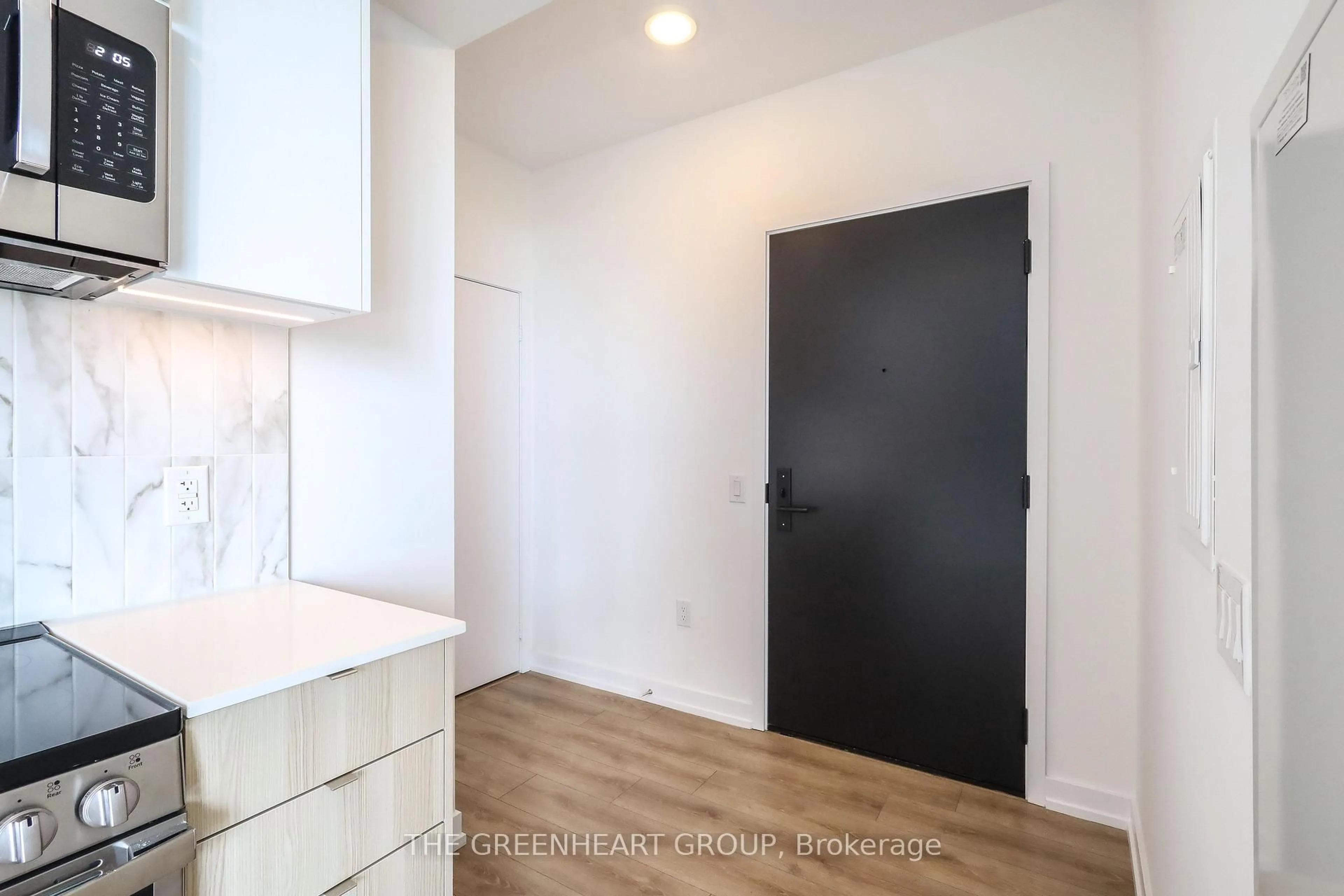 Unknown for 500 Dupont St #718, Toronto Ontario M6G 0B8
