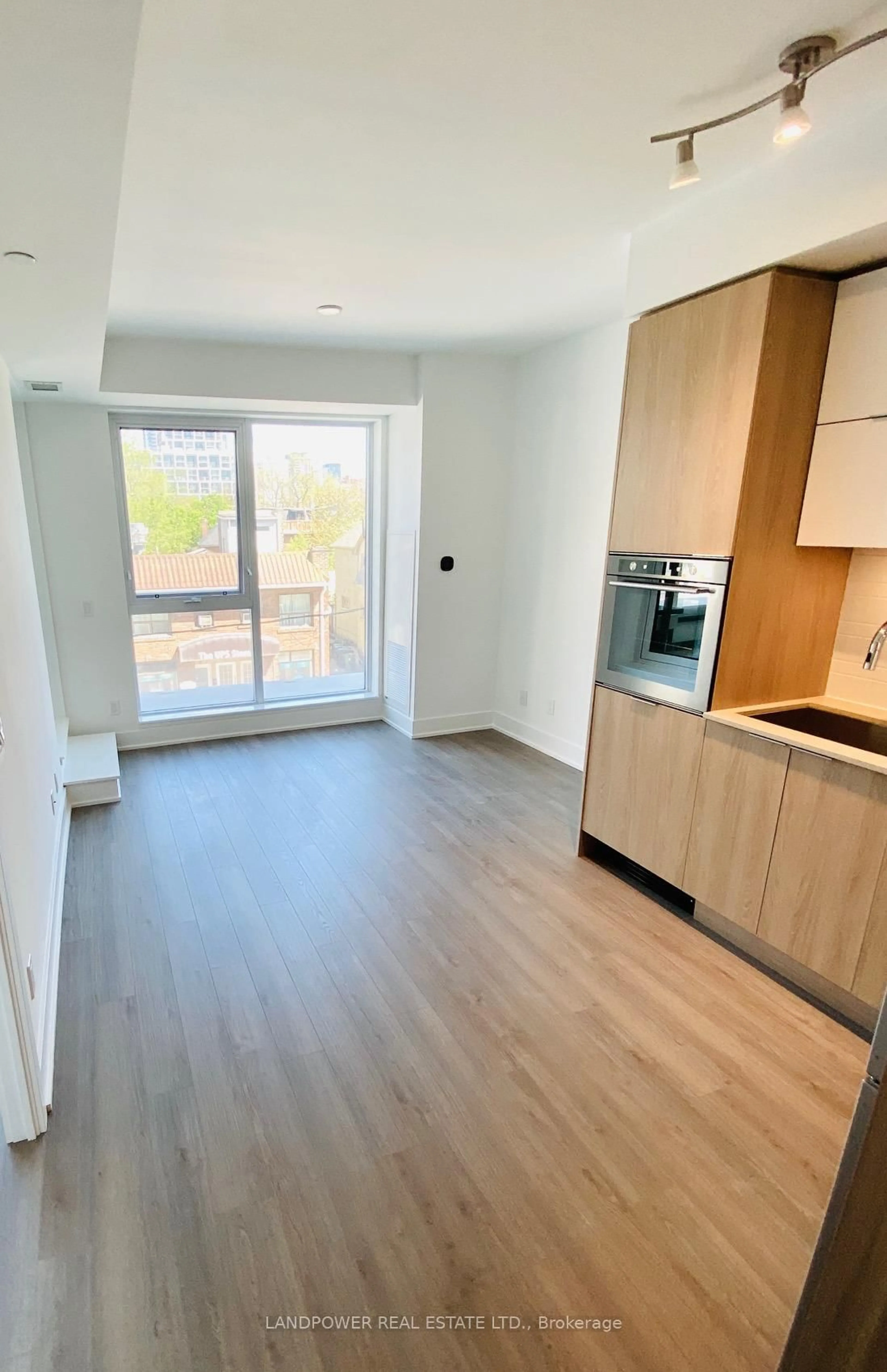 A pic of a room for 1 Belsize Dr #209, Toronto Ontario M4S 0B9