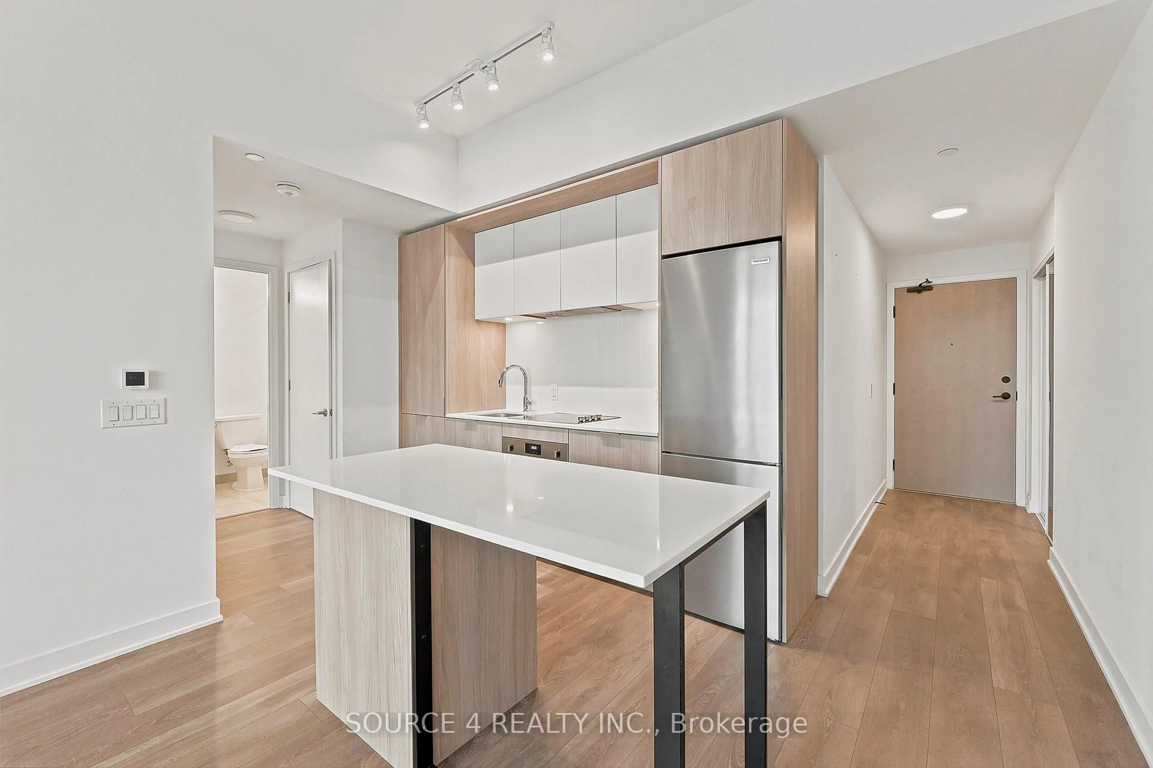 Open concept kitchen, unknown for 130 River St #3207, Toronto Ontario M5A 0R8