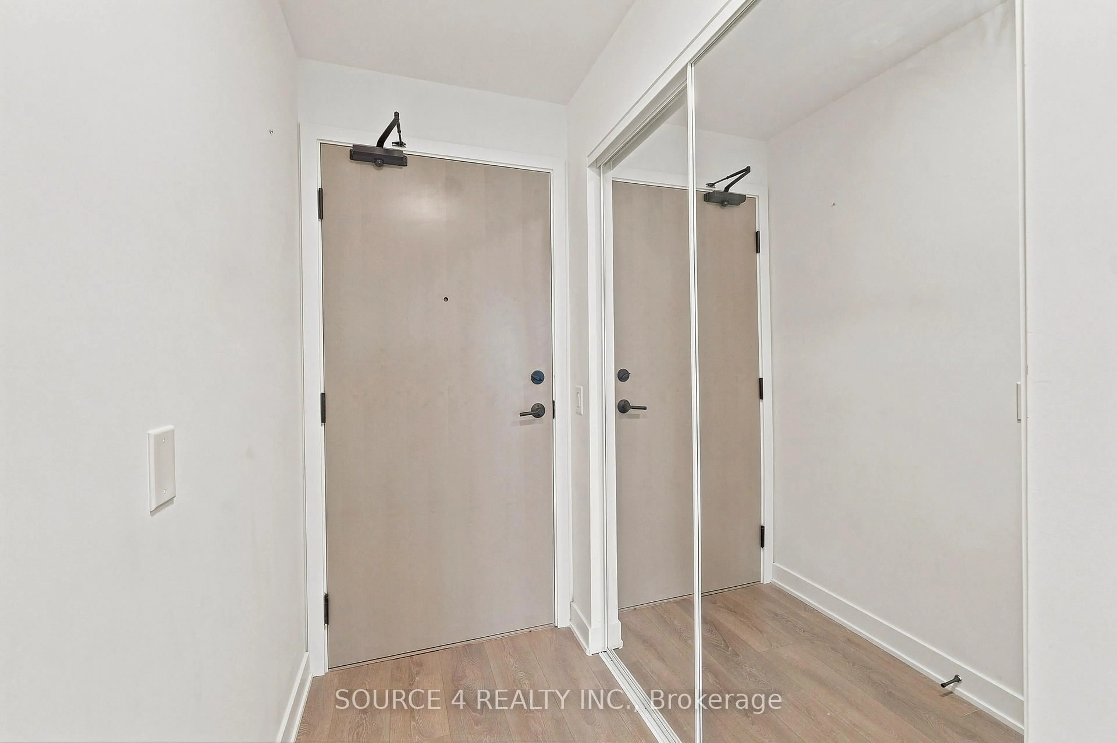 Unknown for 130 River St #3207, Toronto Ontario M5A 0R8