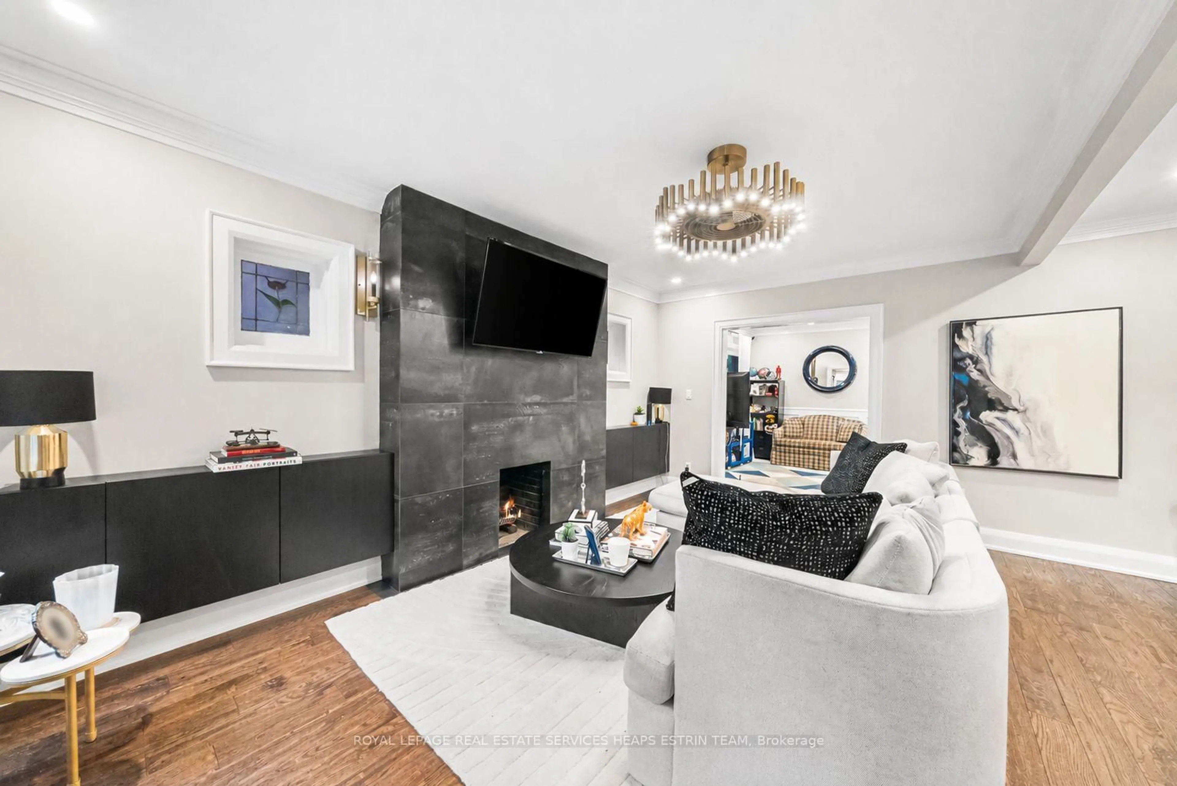 Living room with furniture, unknown for 39 Standish Ave, Toronto Ontario M4W 3B2
