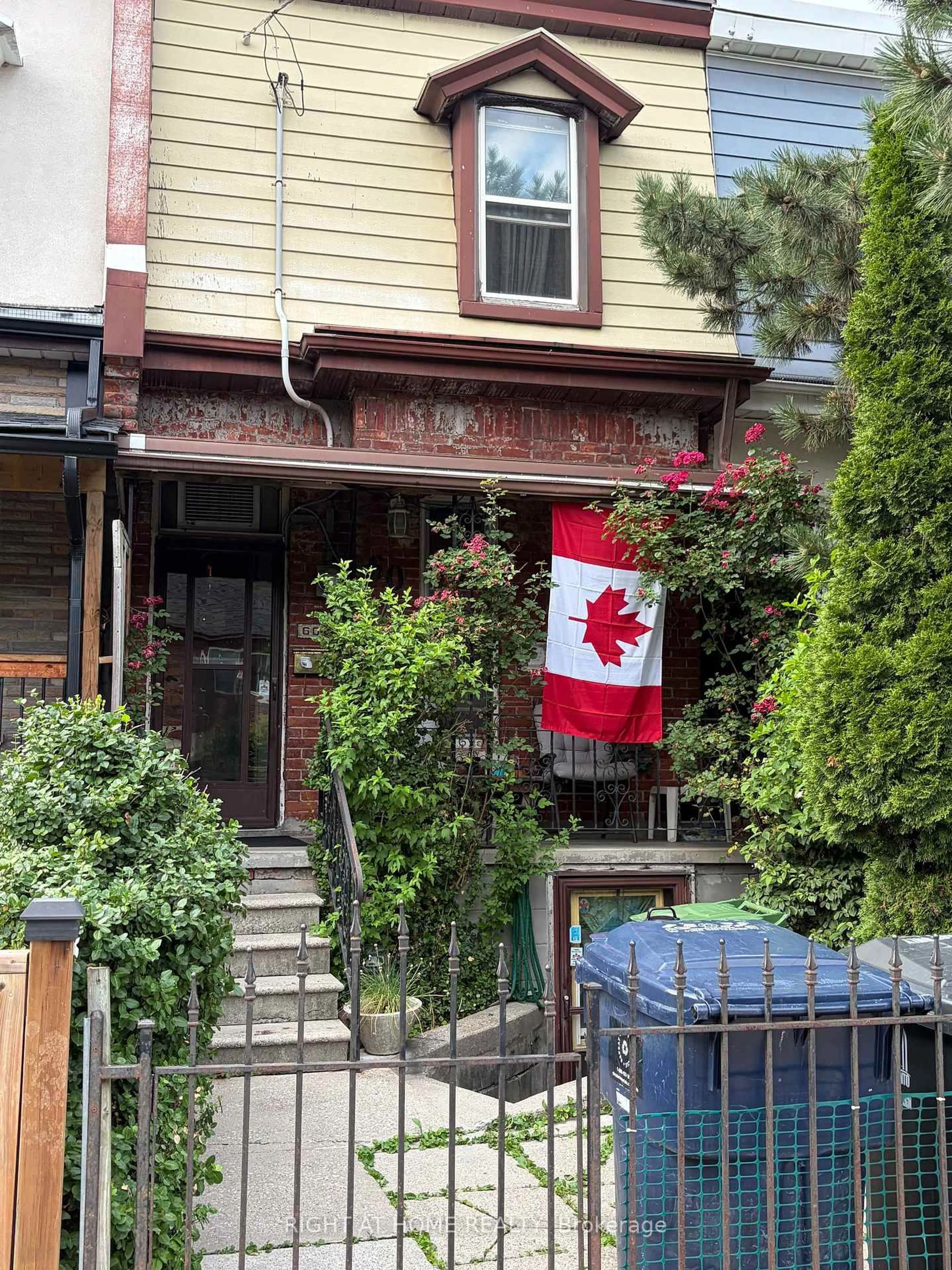 Patio, street for 60 Foxley St, Toronto Ontario M6J 1R2