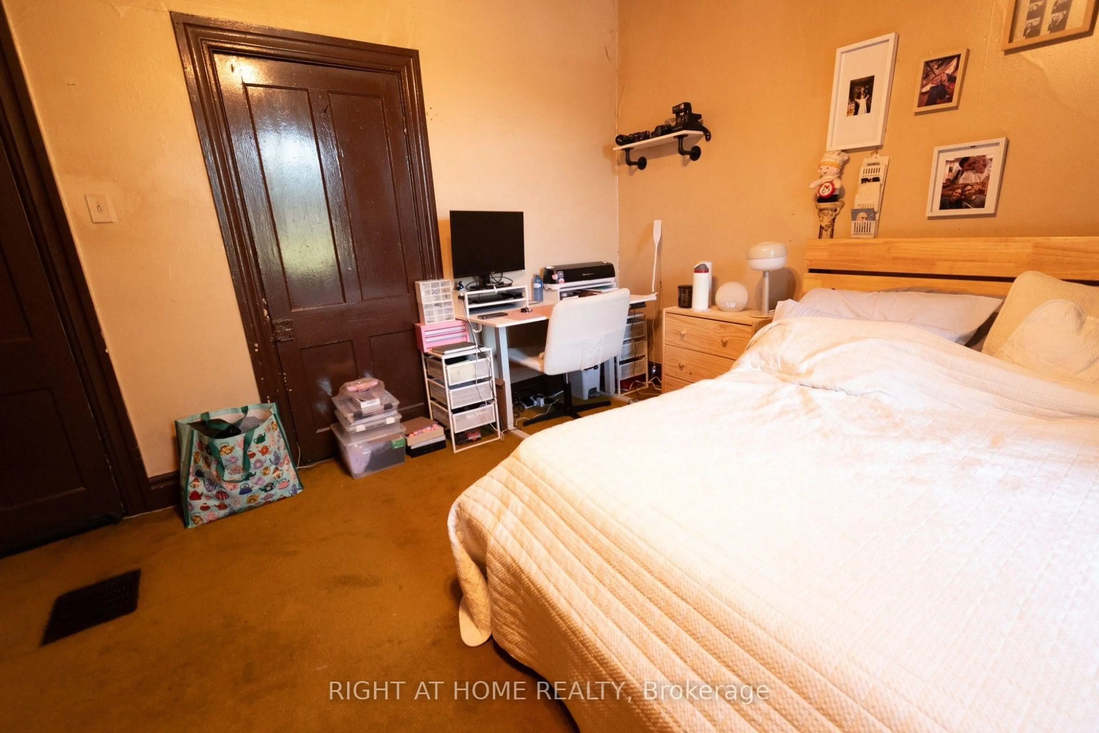 A pic of a room for 60 Foxley St, Toronto Ontario M6J 1R2