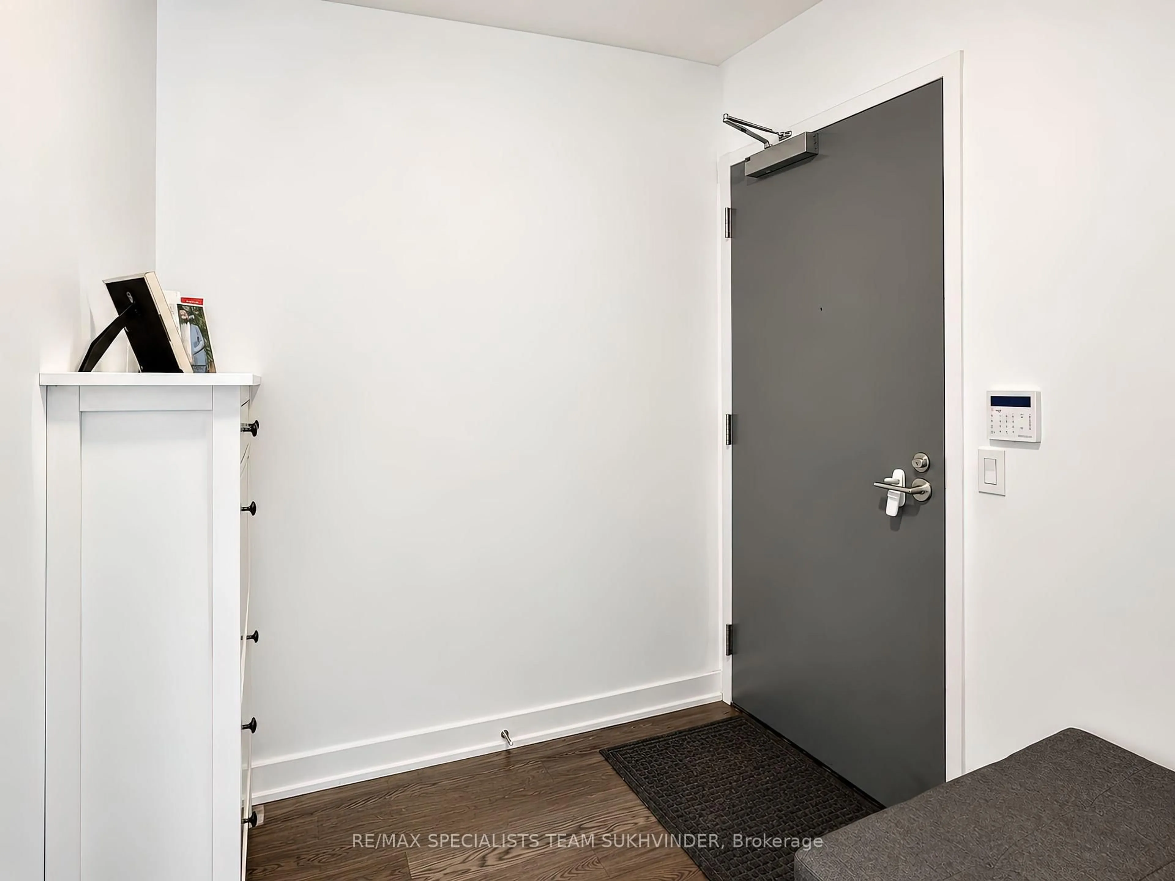 Indoor entryway for 50 O'Neill Rd #1511, Toronto Ontario M3C 0R1