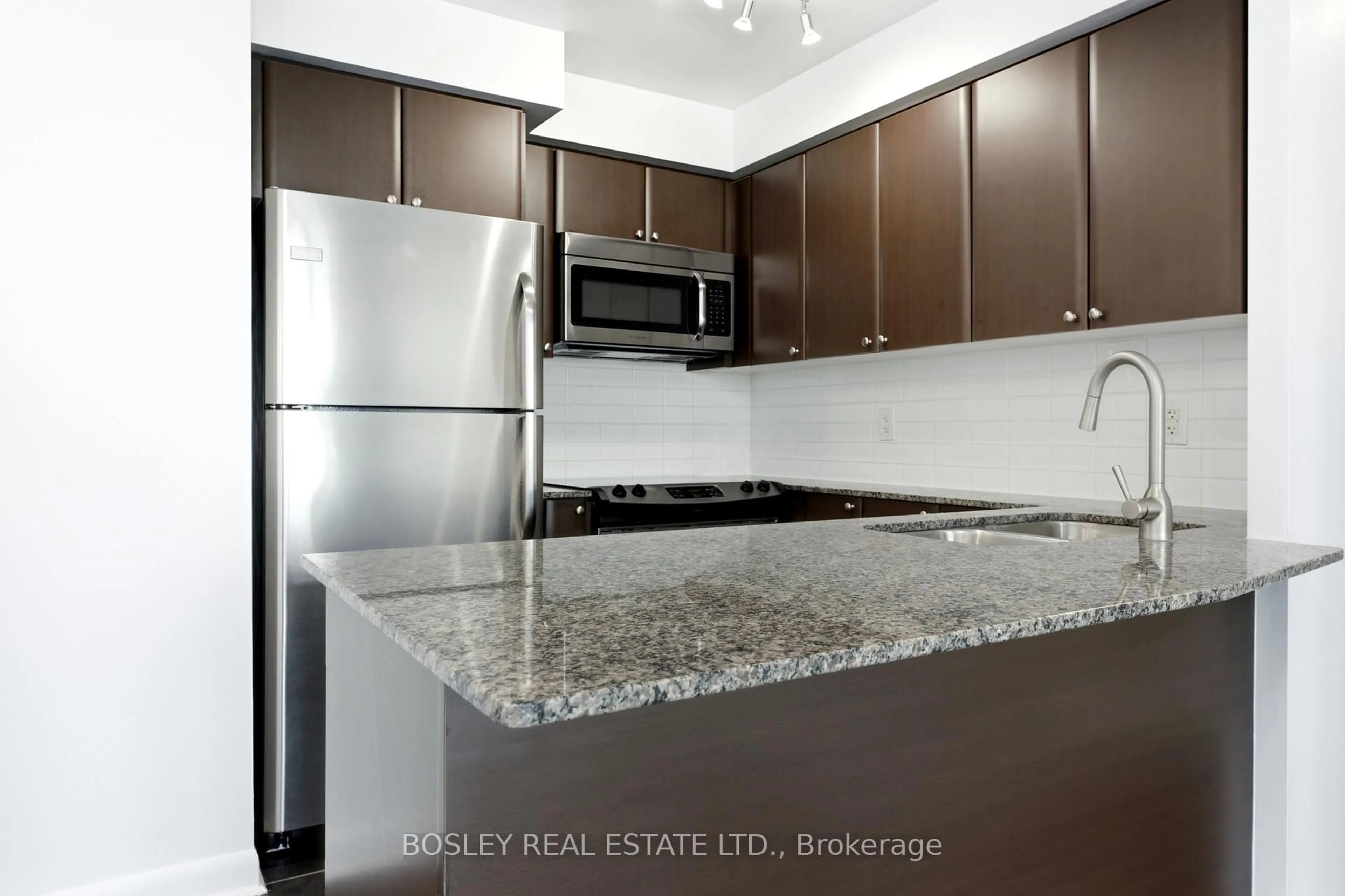 Standard kitchen, unknown for 525 Wilson Ave #633, Toronto Ontario M3H 0A7
