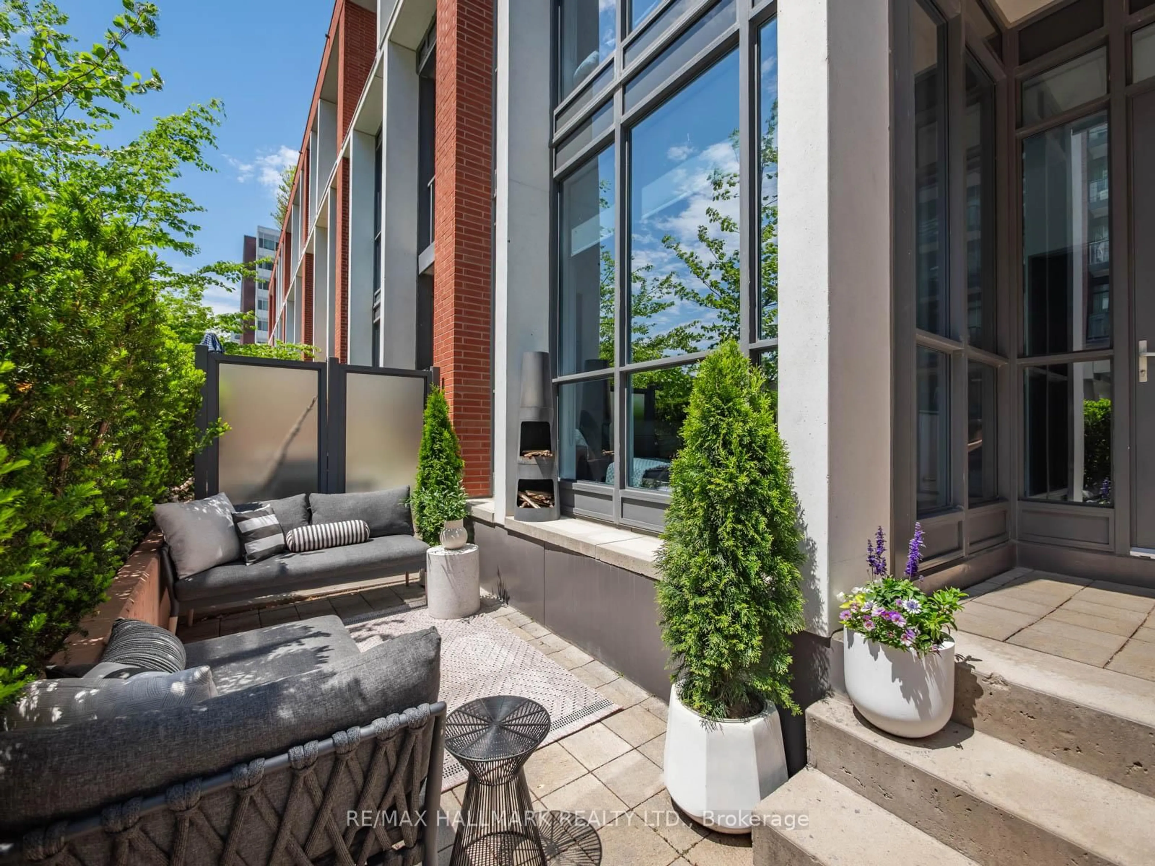 Patio, street for 130 St David St, Toronto Ontario M5A 0C2