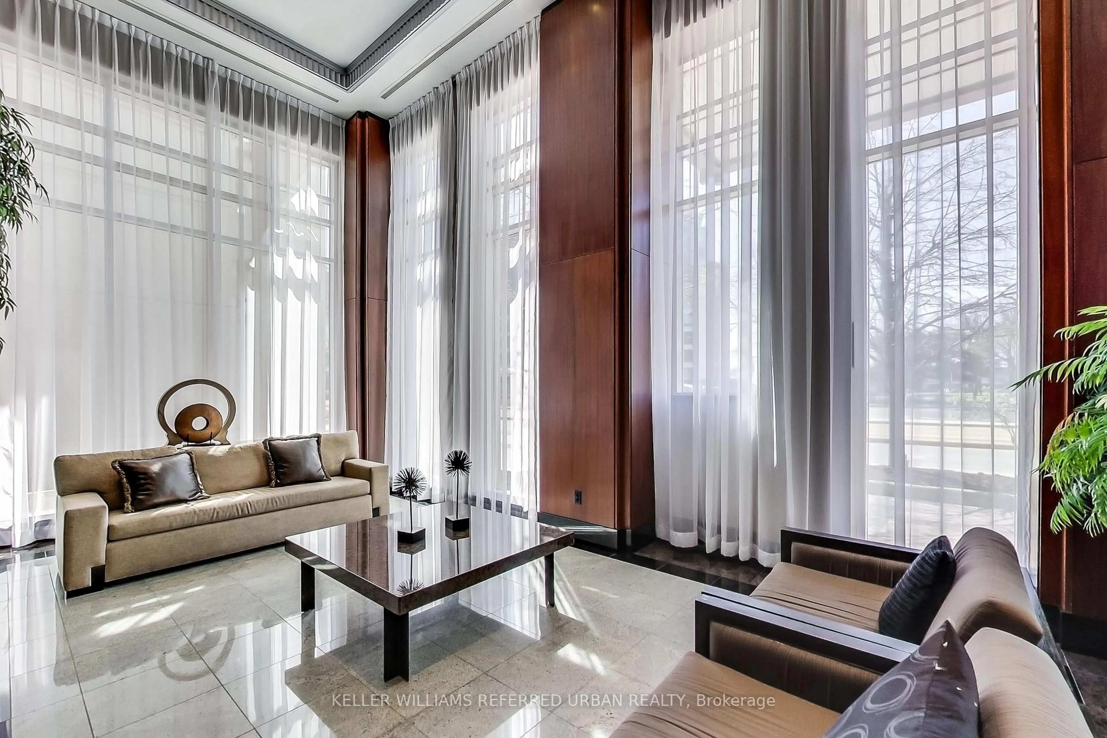 Lobby for 628 Fleet St #624, Toronto Ontario M5V 1A8