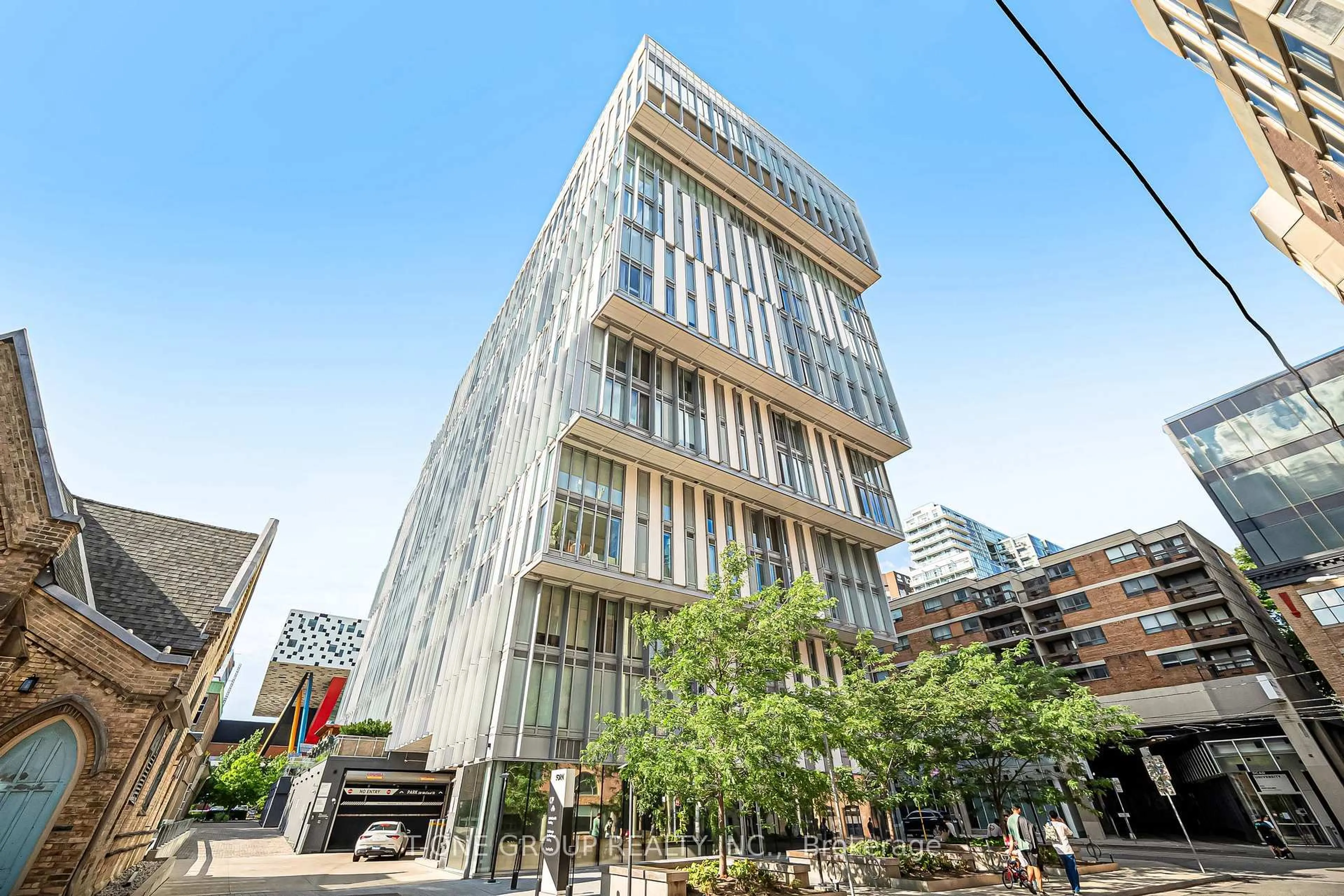 Indoor foyer for 50 Mccaul St #513, Toronto Ontario M5T 1V9